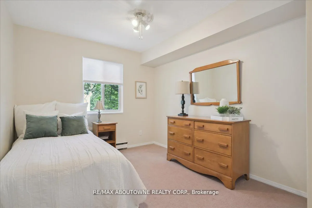 1450 Glen Abbey Gate, #921