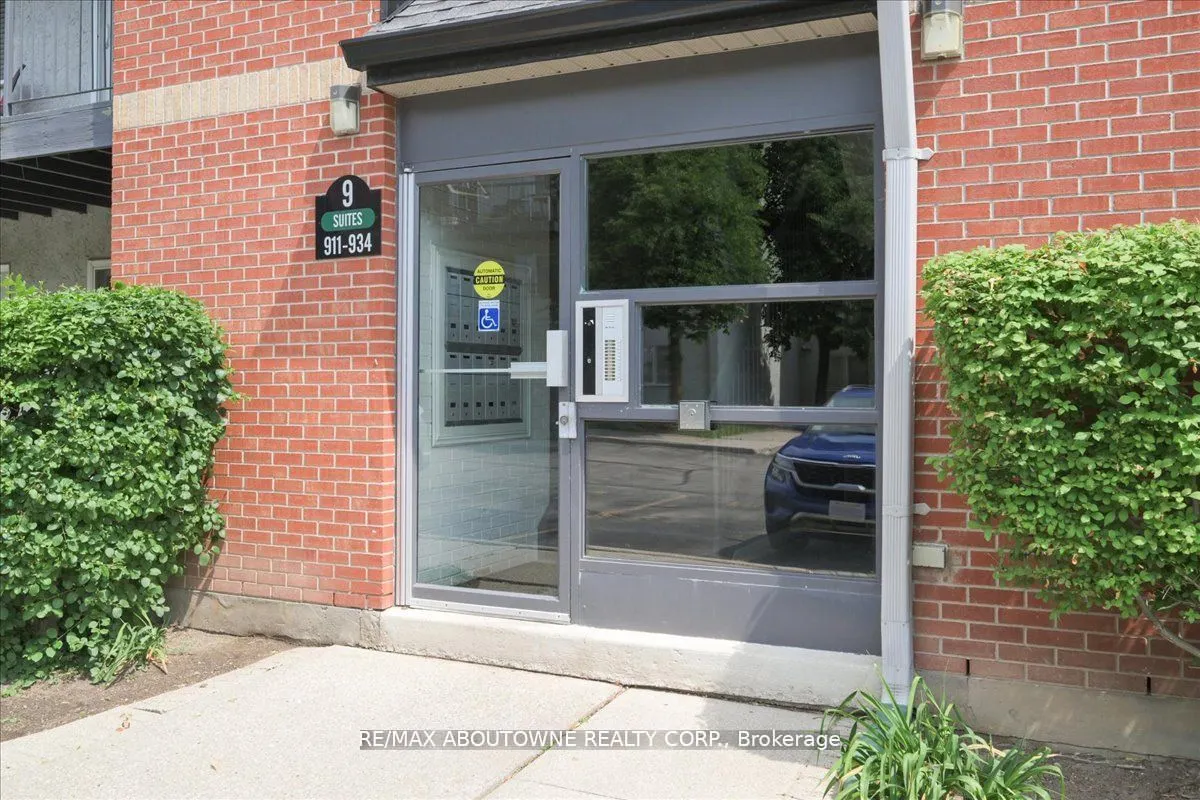 1450 Glen Abbey Gate, #921