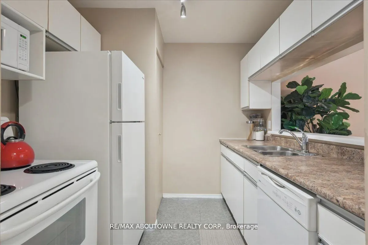 1450 Glen Abbey Gate, #921