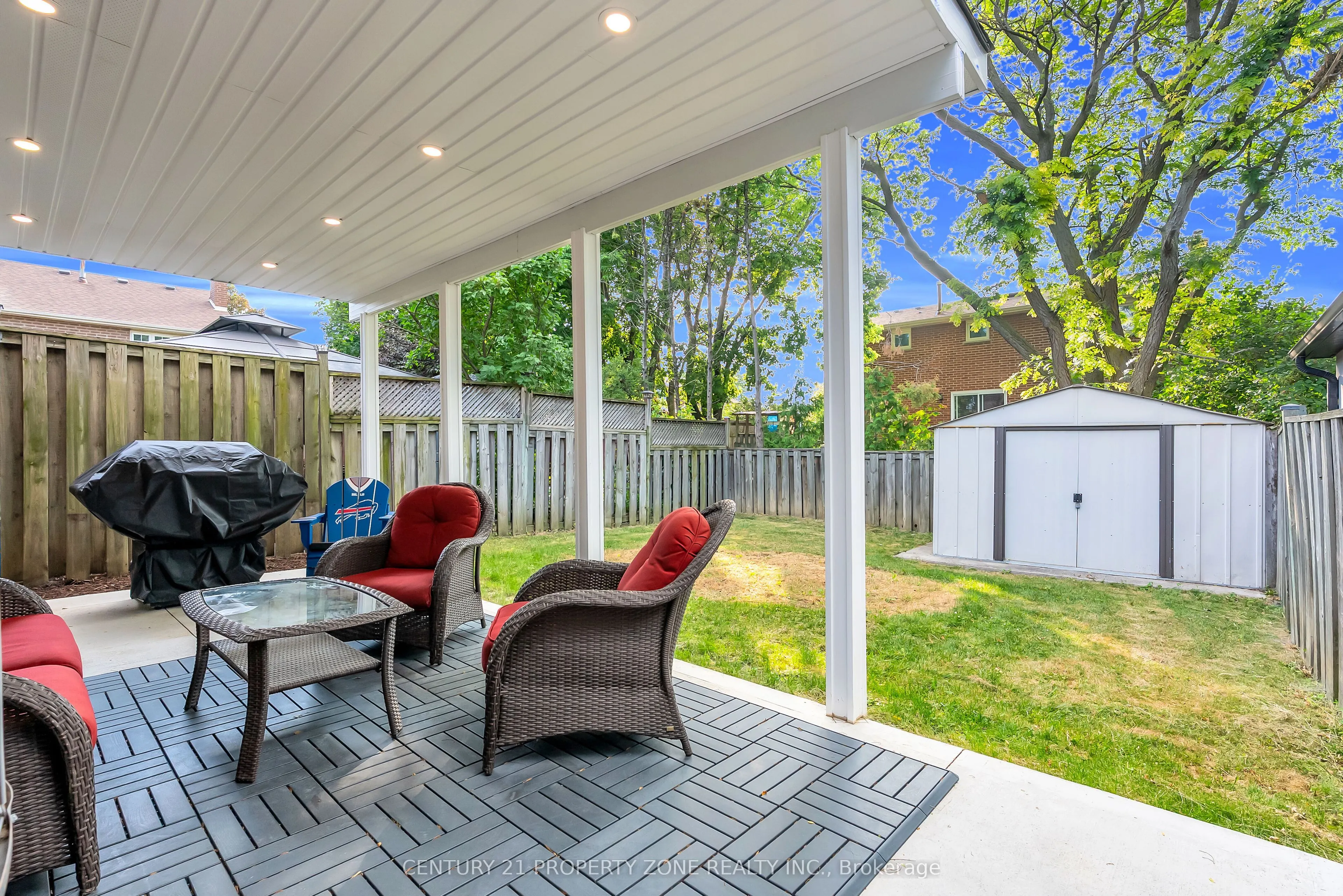 4265 Lingfield Crescent