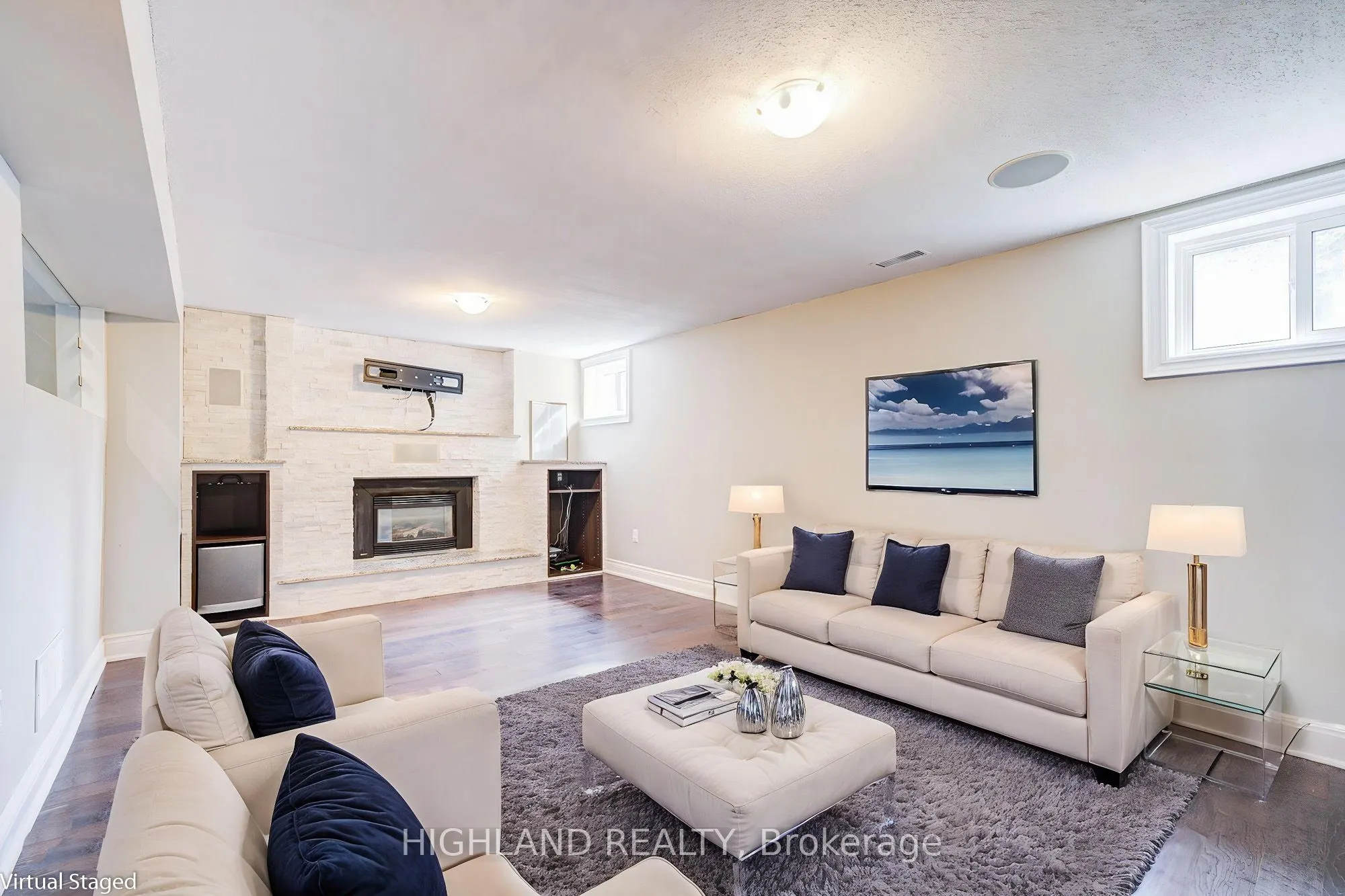4196 Treetop Crescent