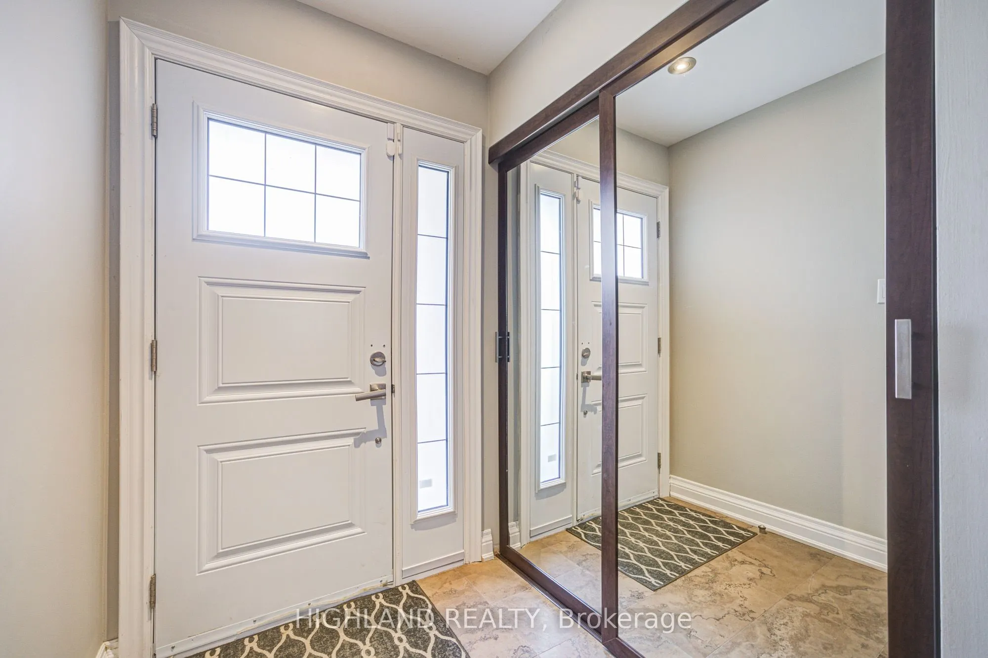 4196 Treetop Crescent