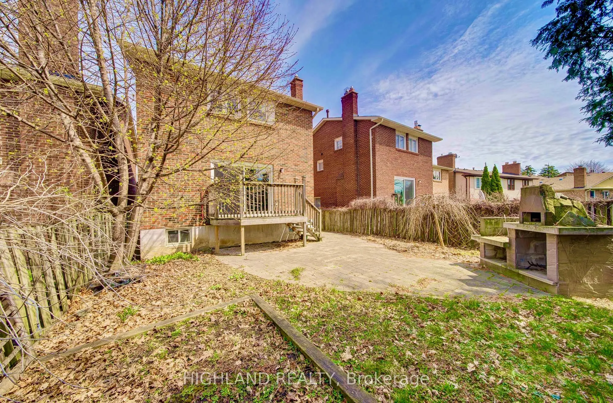 4196 Treetop Crescent
