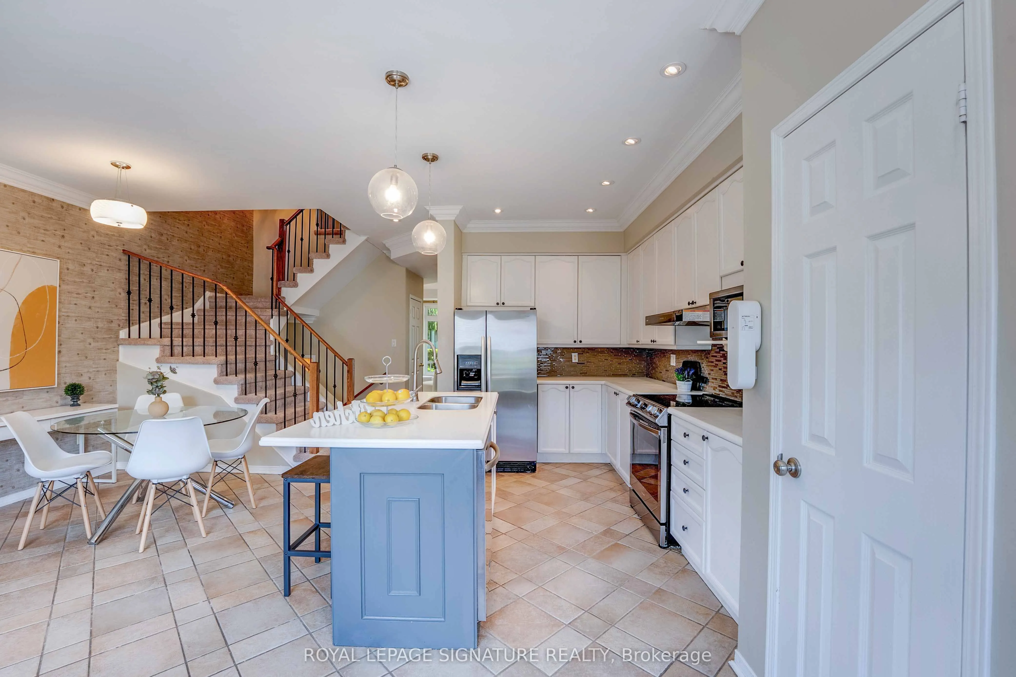 216 Gatwick Drive