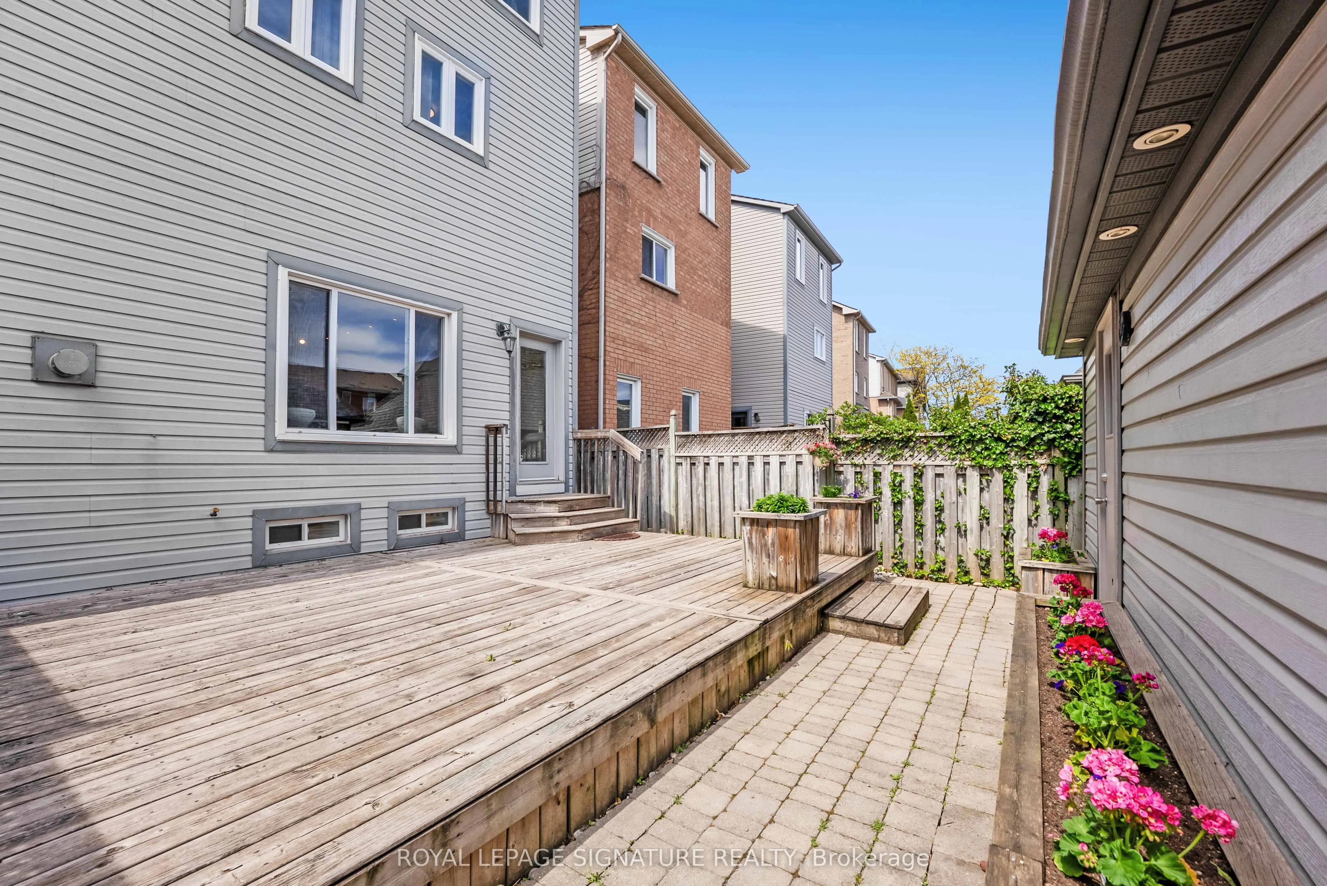 216 Gatwick Drive
