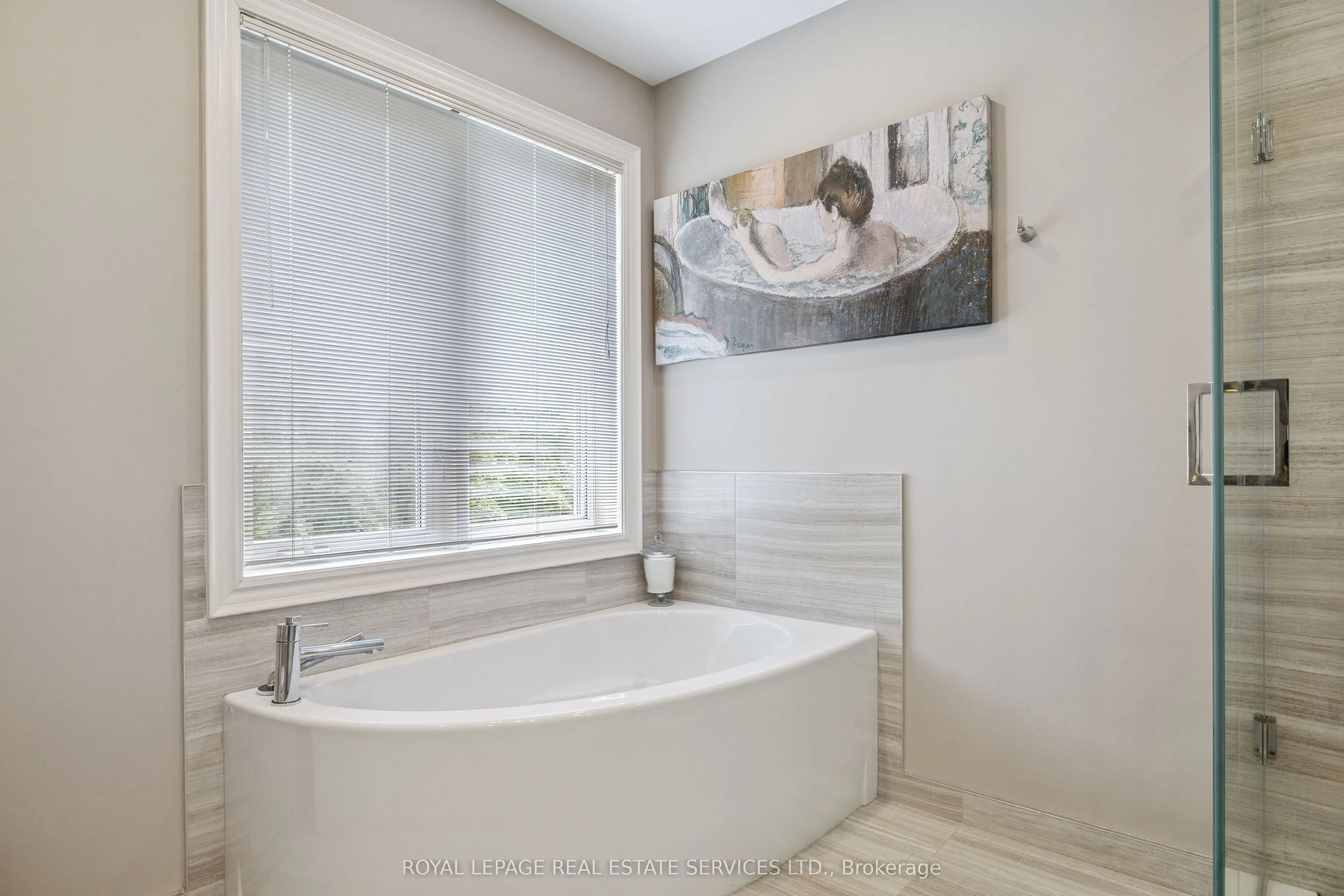 5186 Ravine Crescent