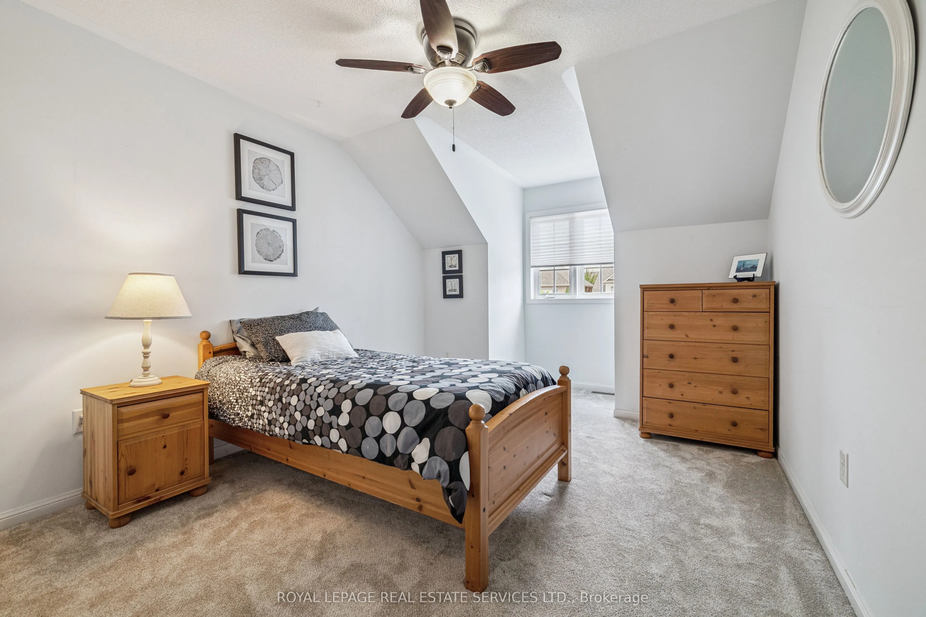 5186 Ravine Crescent