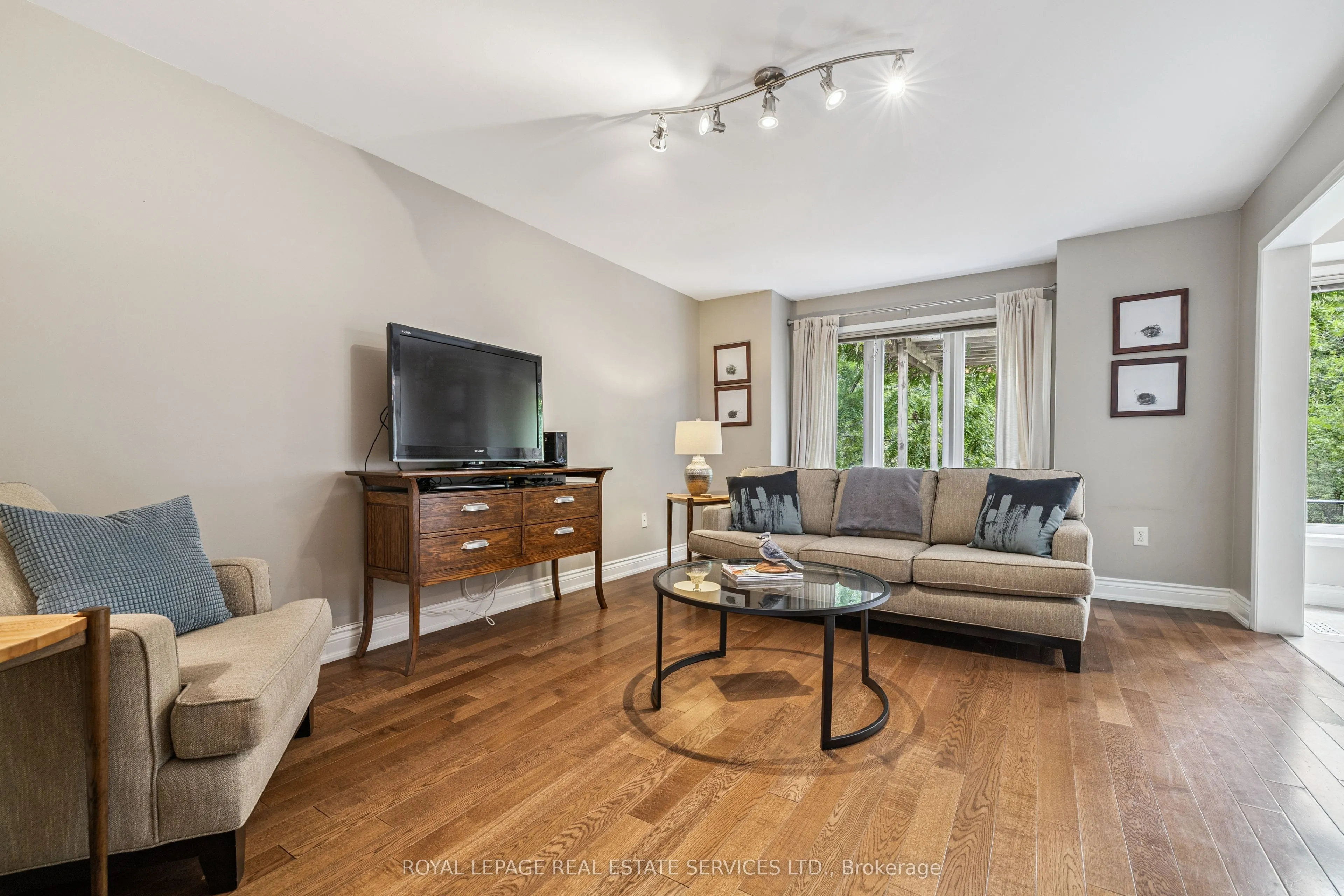 5186 Ravine Crescent