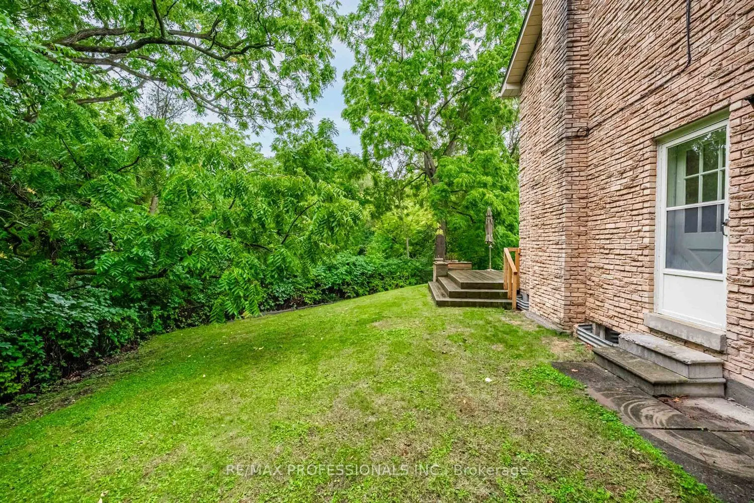 2260 Cedarberry Court E