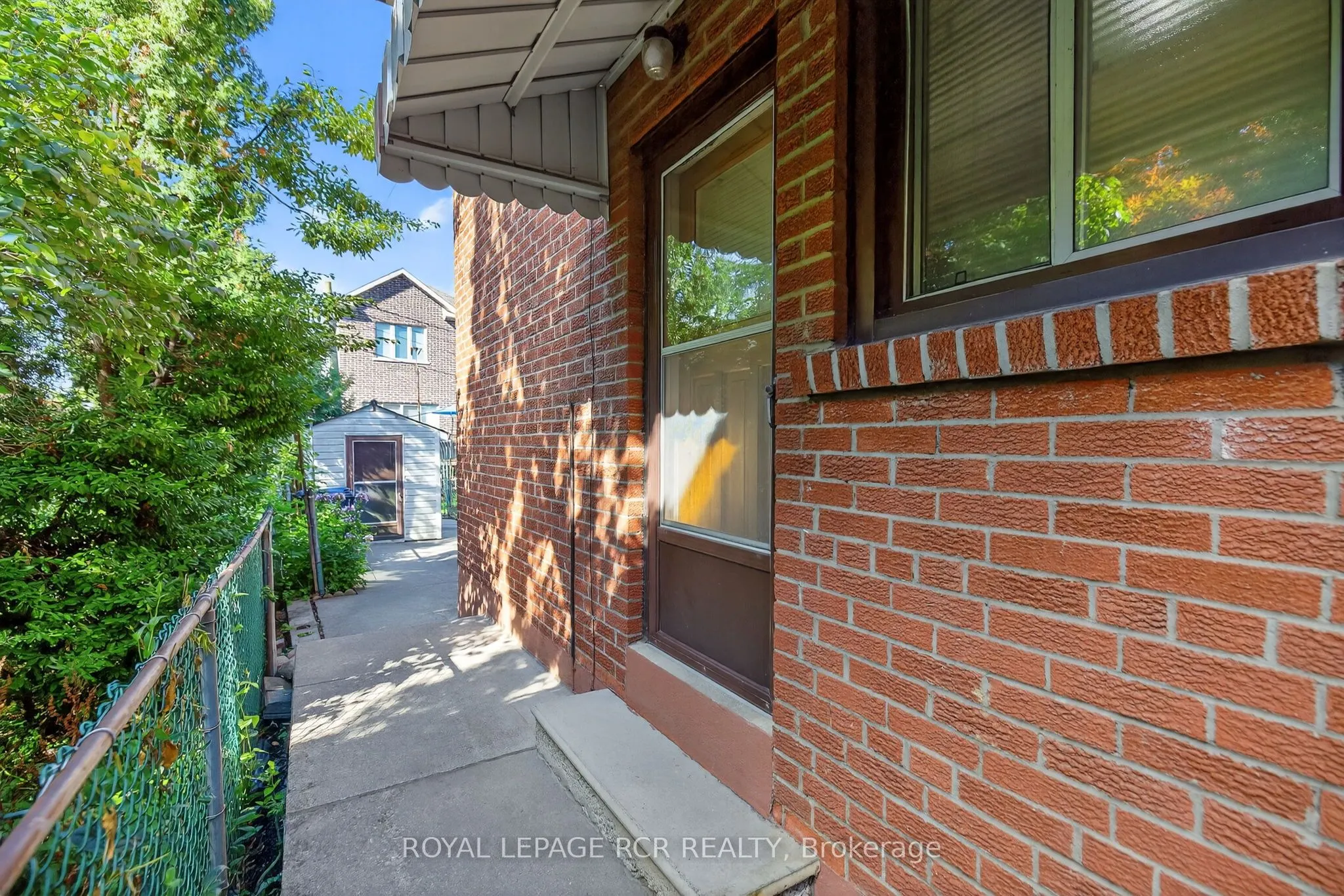 8 Cross Street