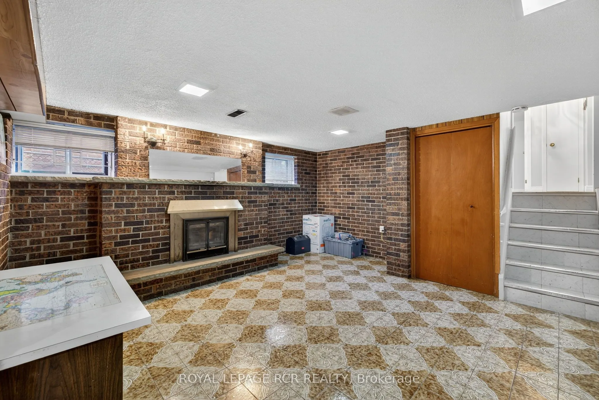 8 Cross Street