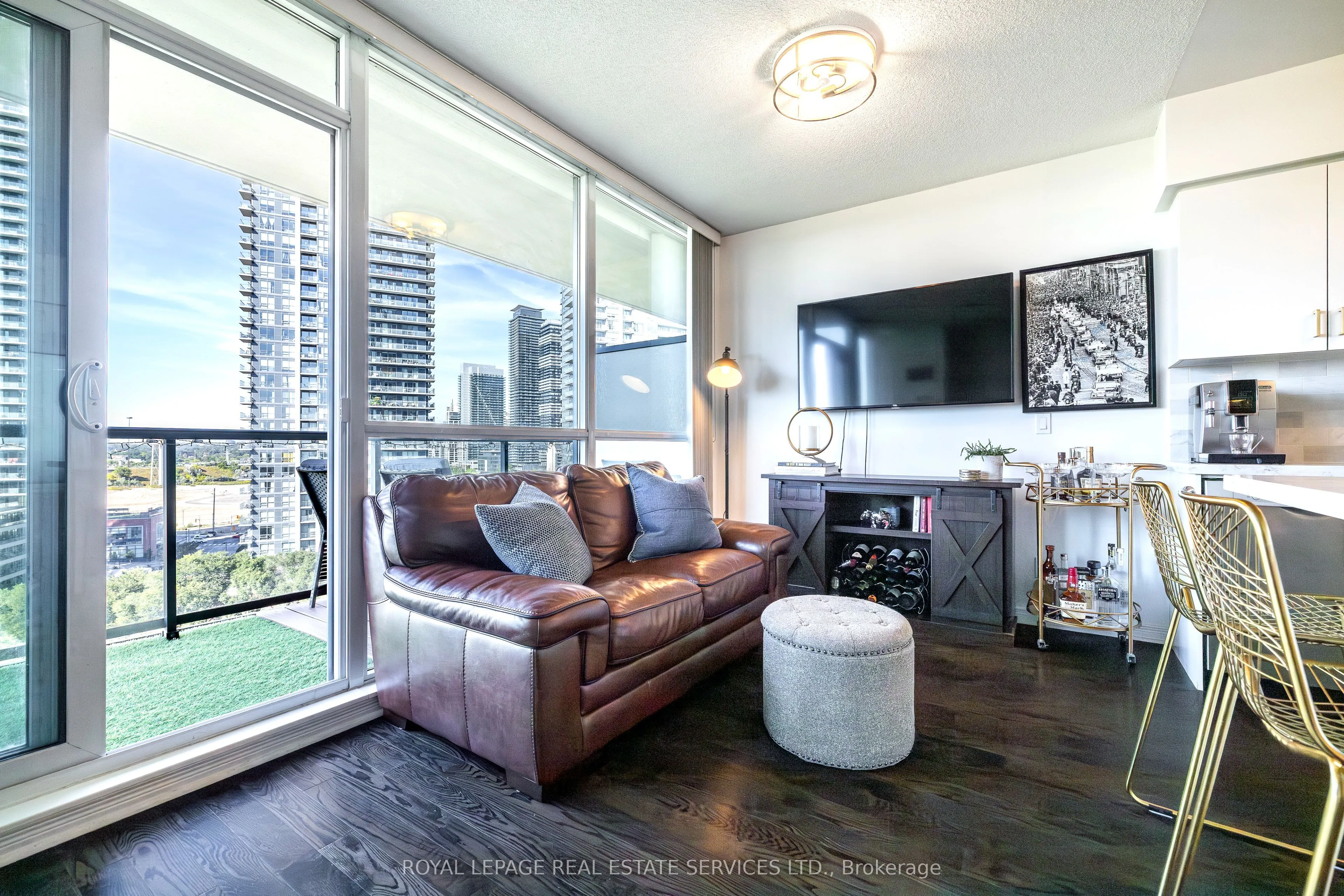 15 Legion Road, #1105
