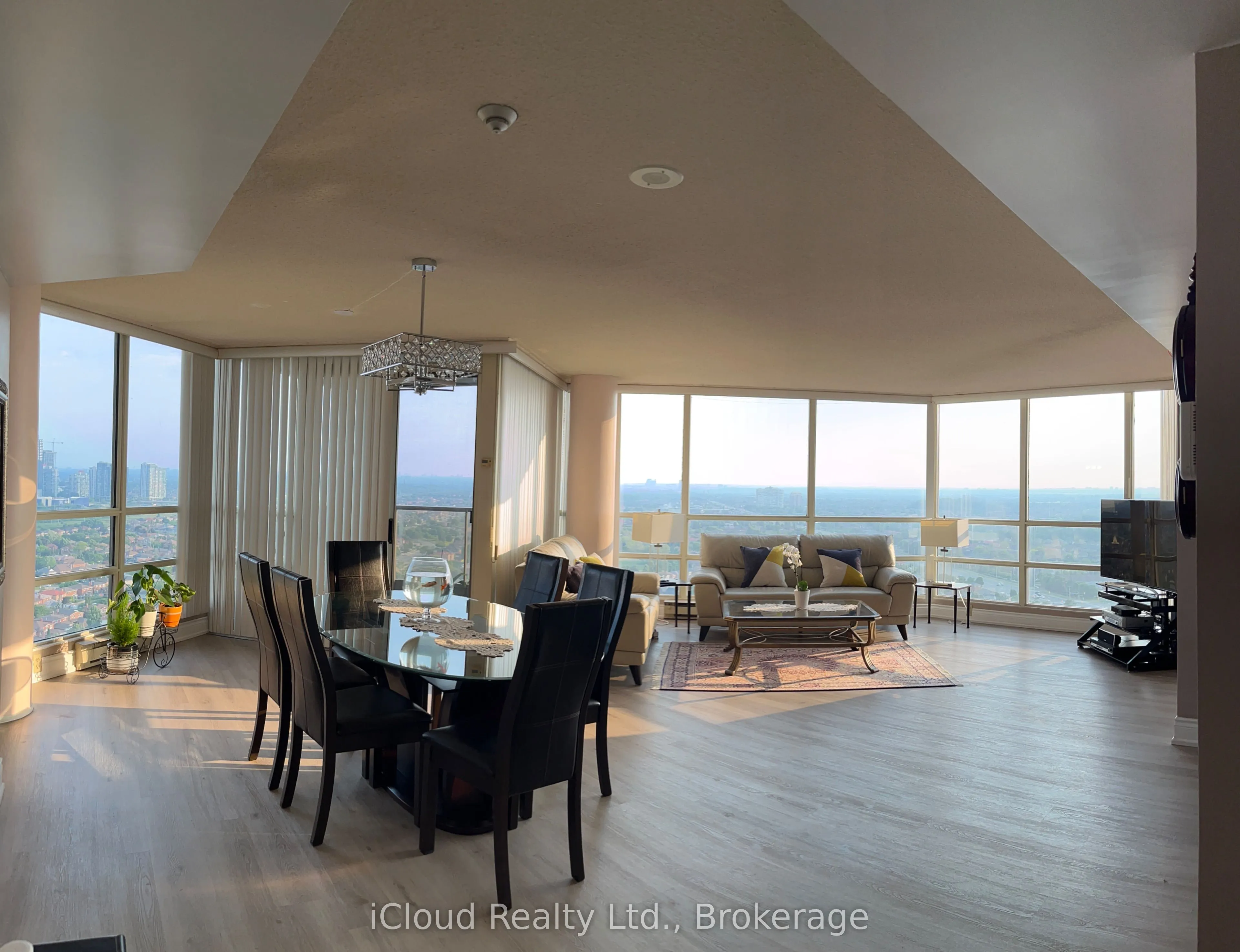 45 Kingsbridge Garden Circle, #2805