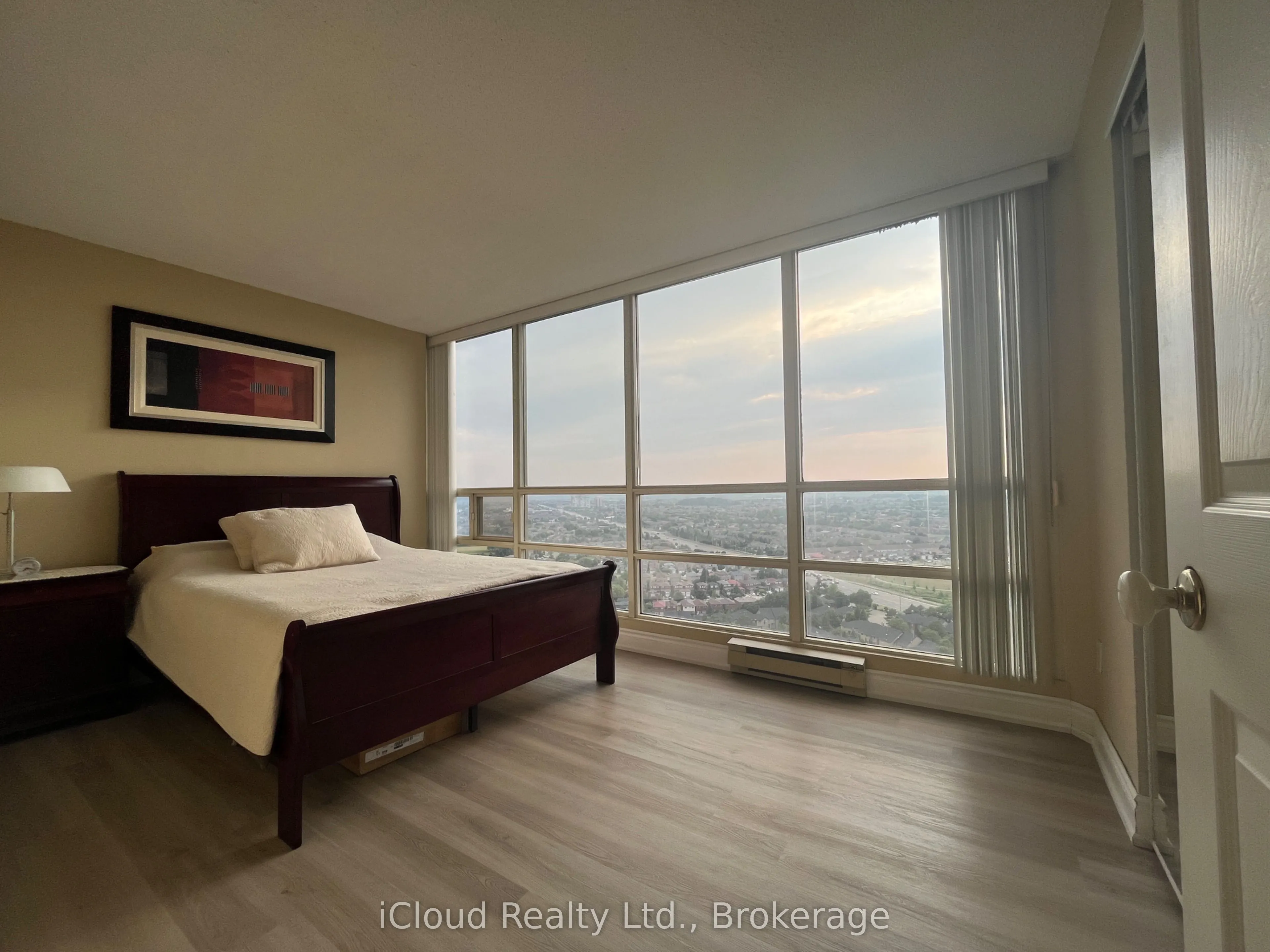 45 Kingsbridge Garden Circle, #2805