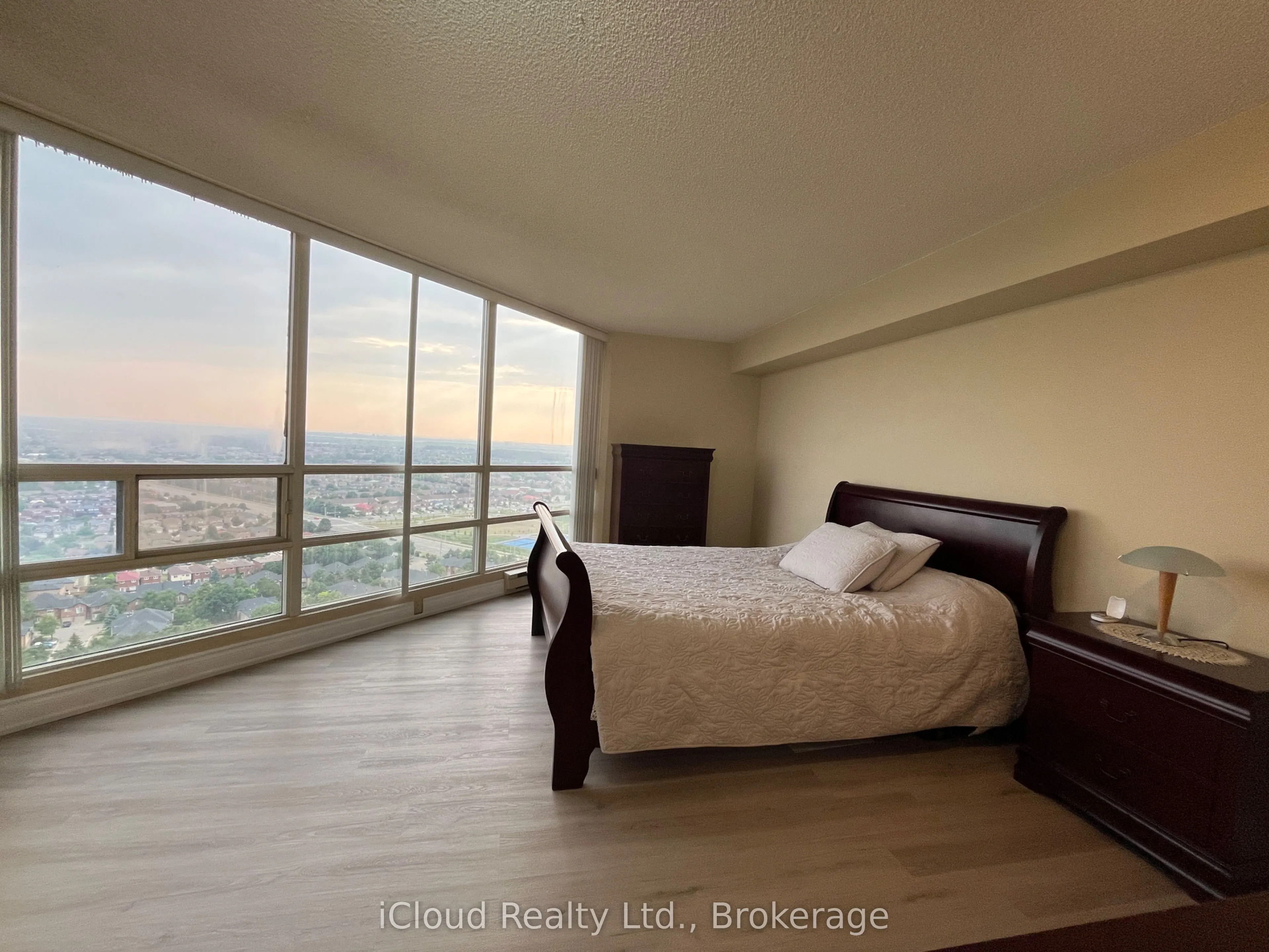 45 Kingsbridge Garden Circle, #2805