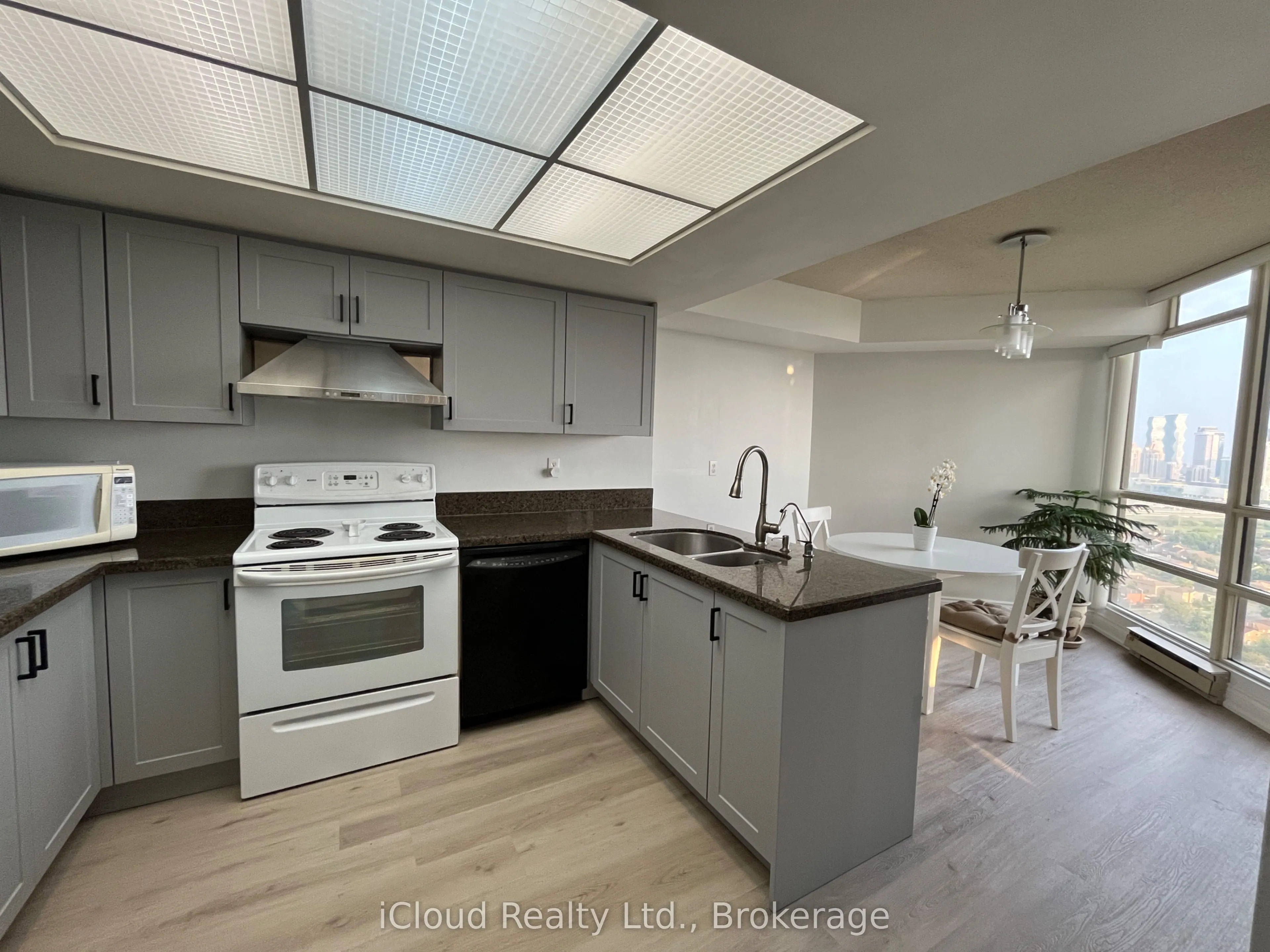 45 Kingsbridge Garden Circle, #2805