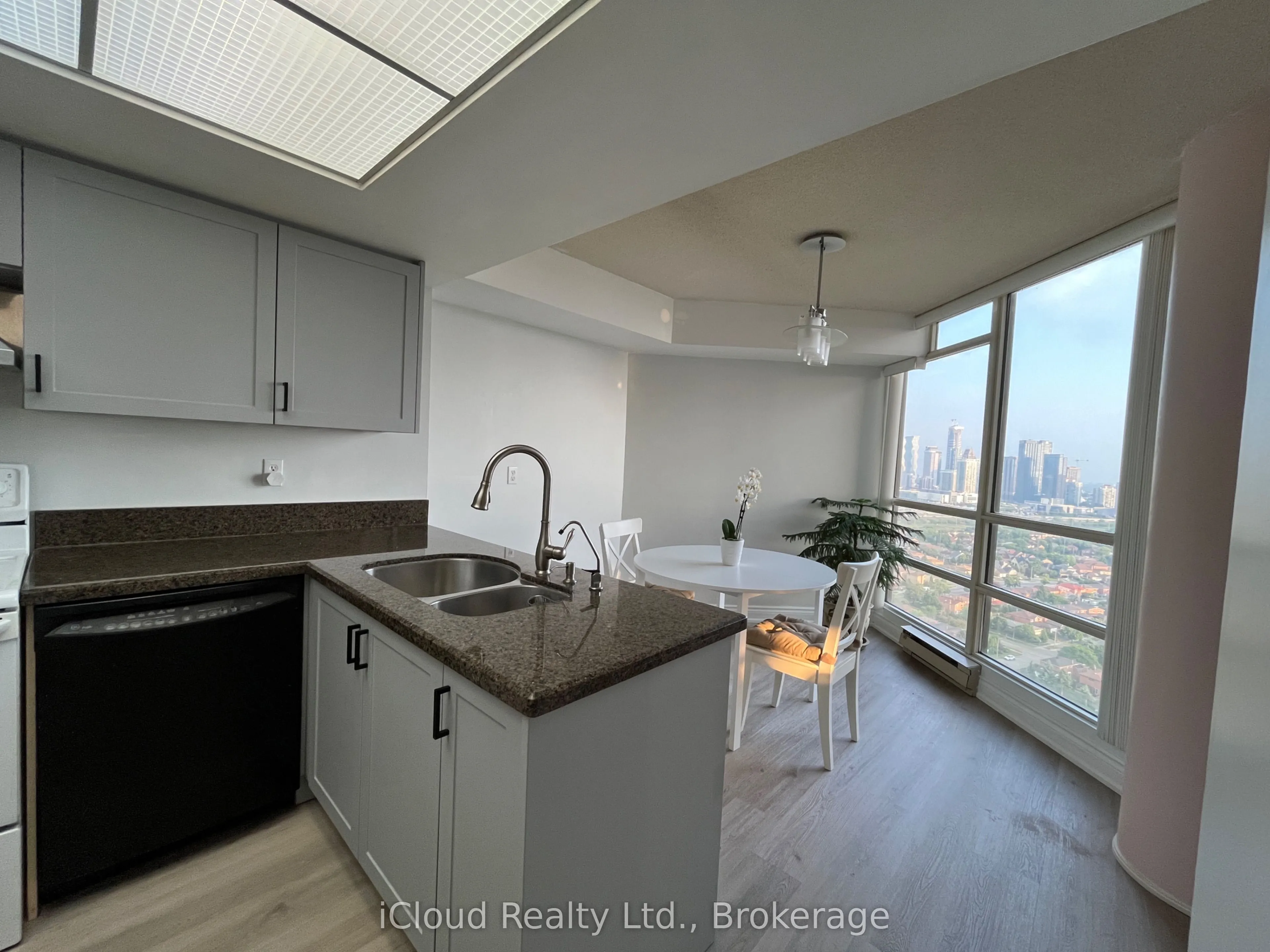 45 Kingsbridge Garden Circle, #2805