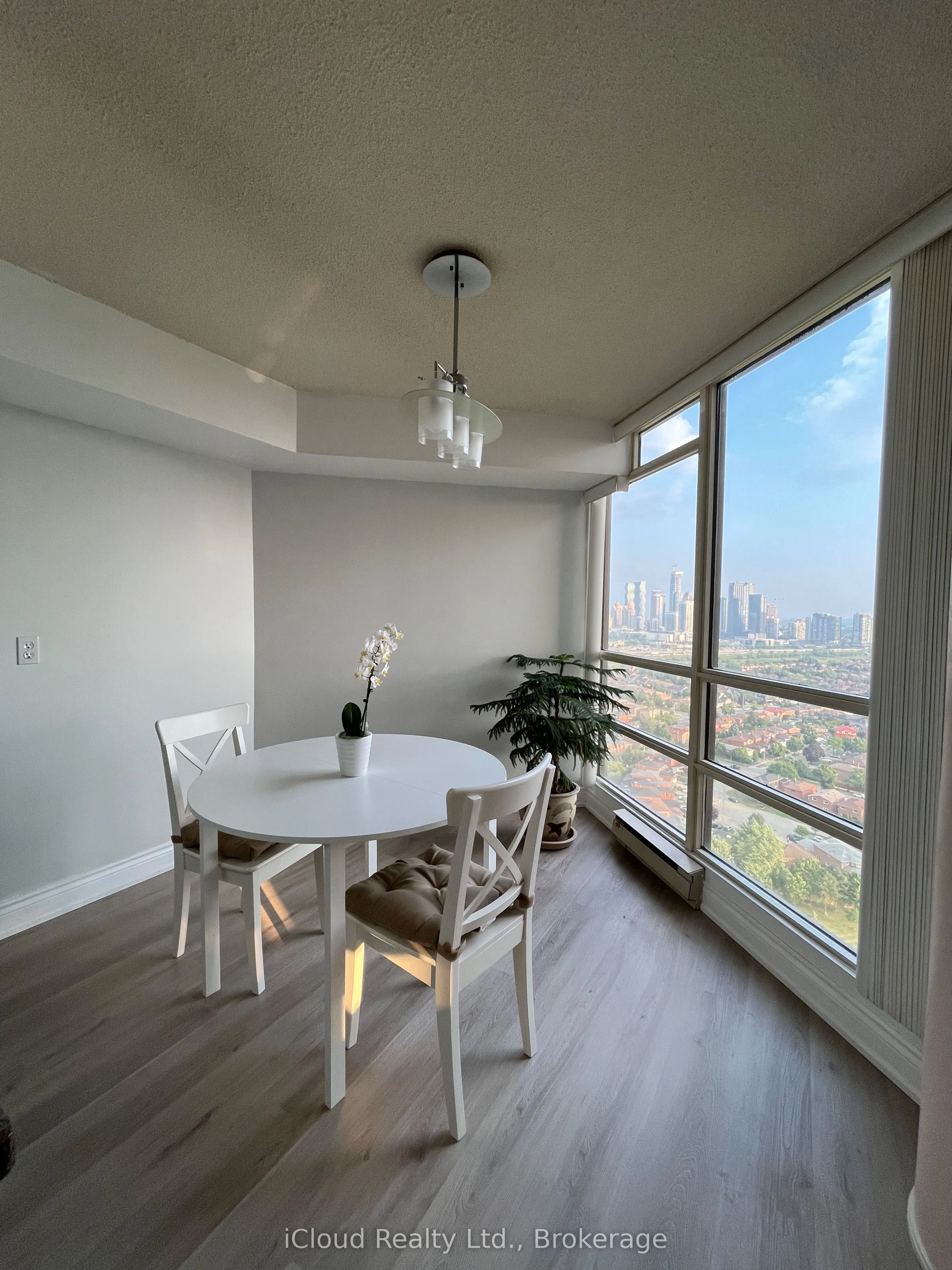 45 Kingsbridge Garden Circle, #2805