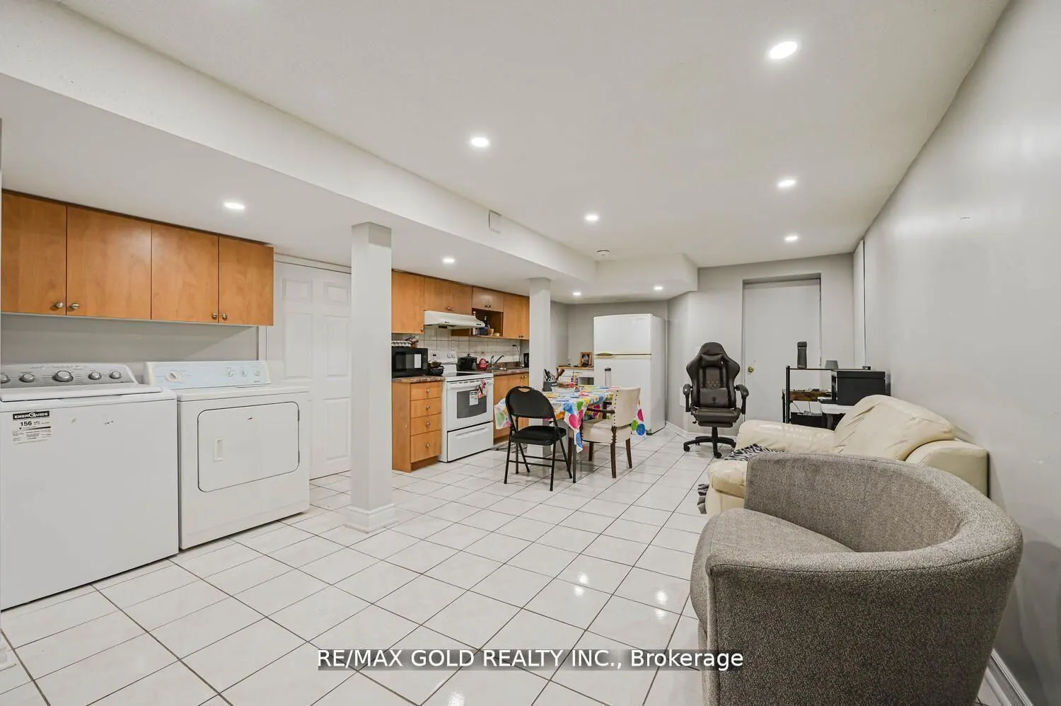 44 Ribbon Drive