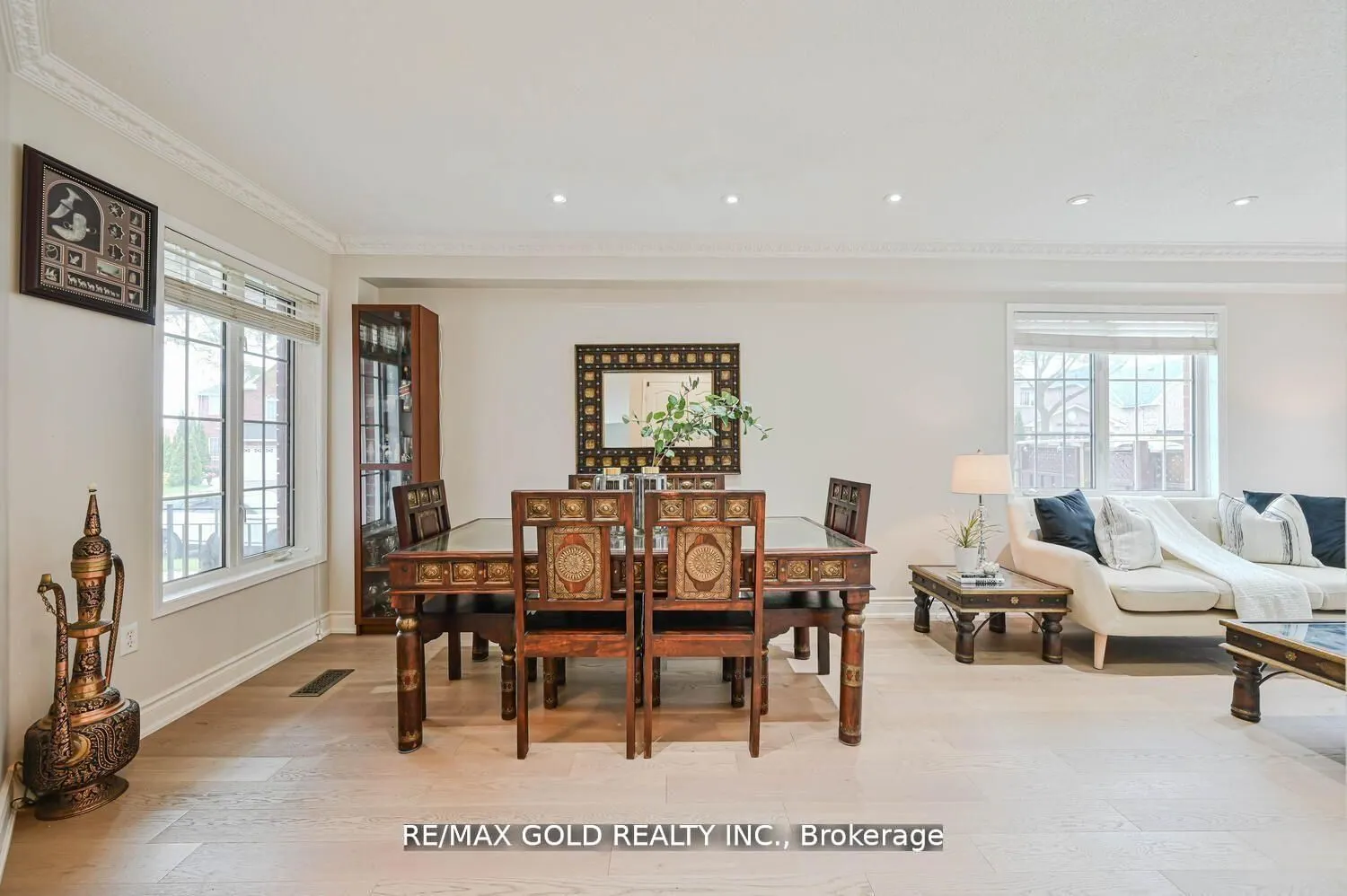 44 Ribbon Drive
