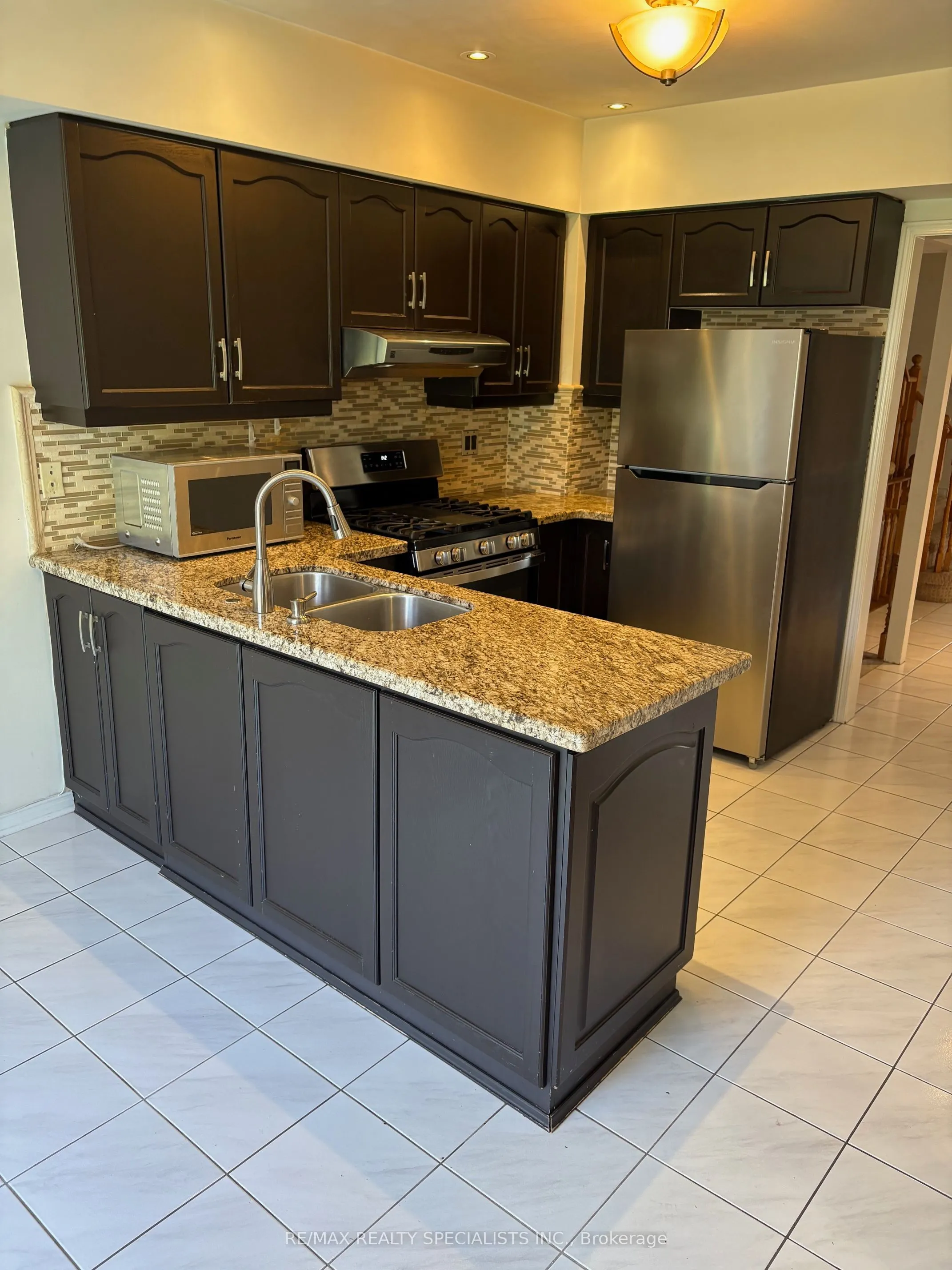 1015 Fernandez Drive, #Upper