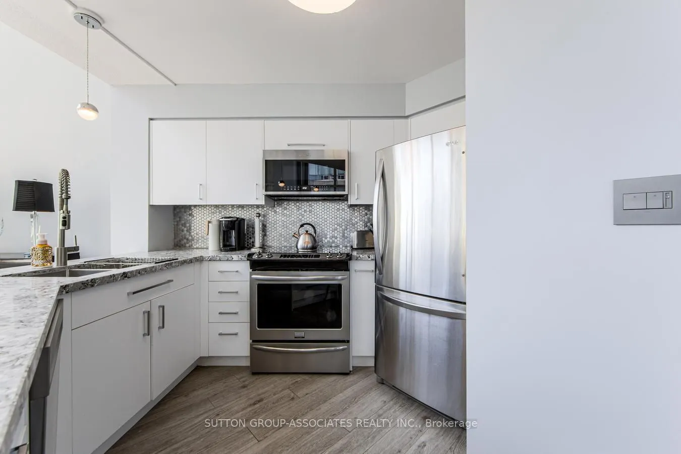 200 Manitoba Street, #536