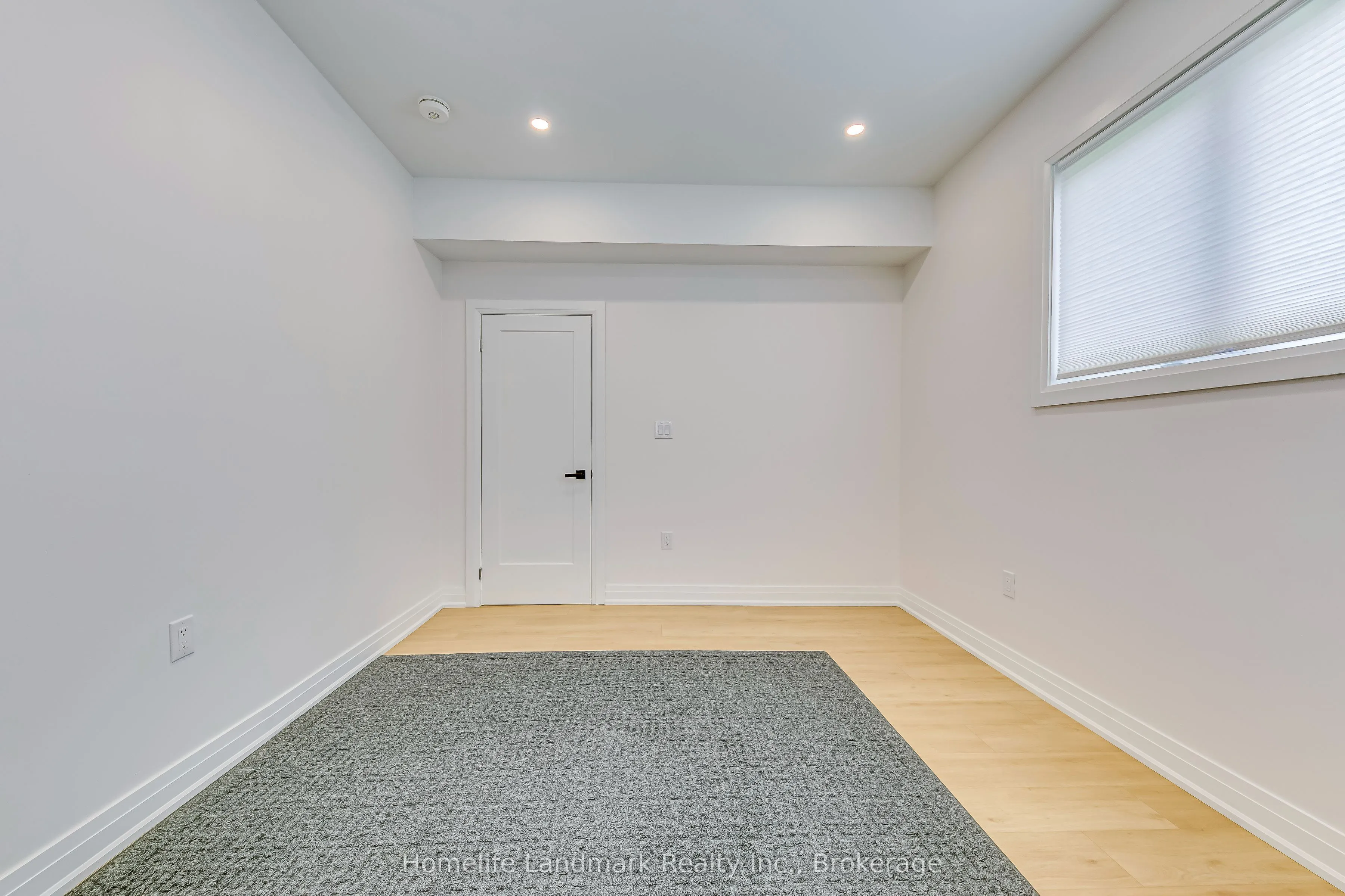 1472 Varelas Passage