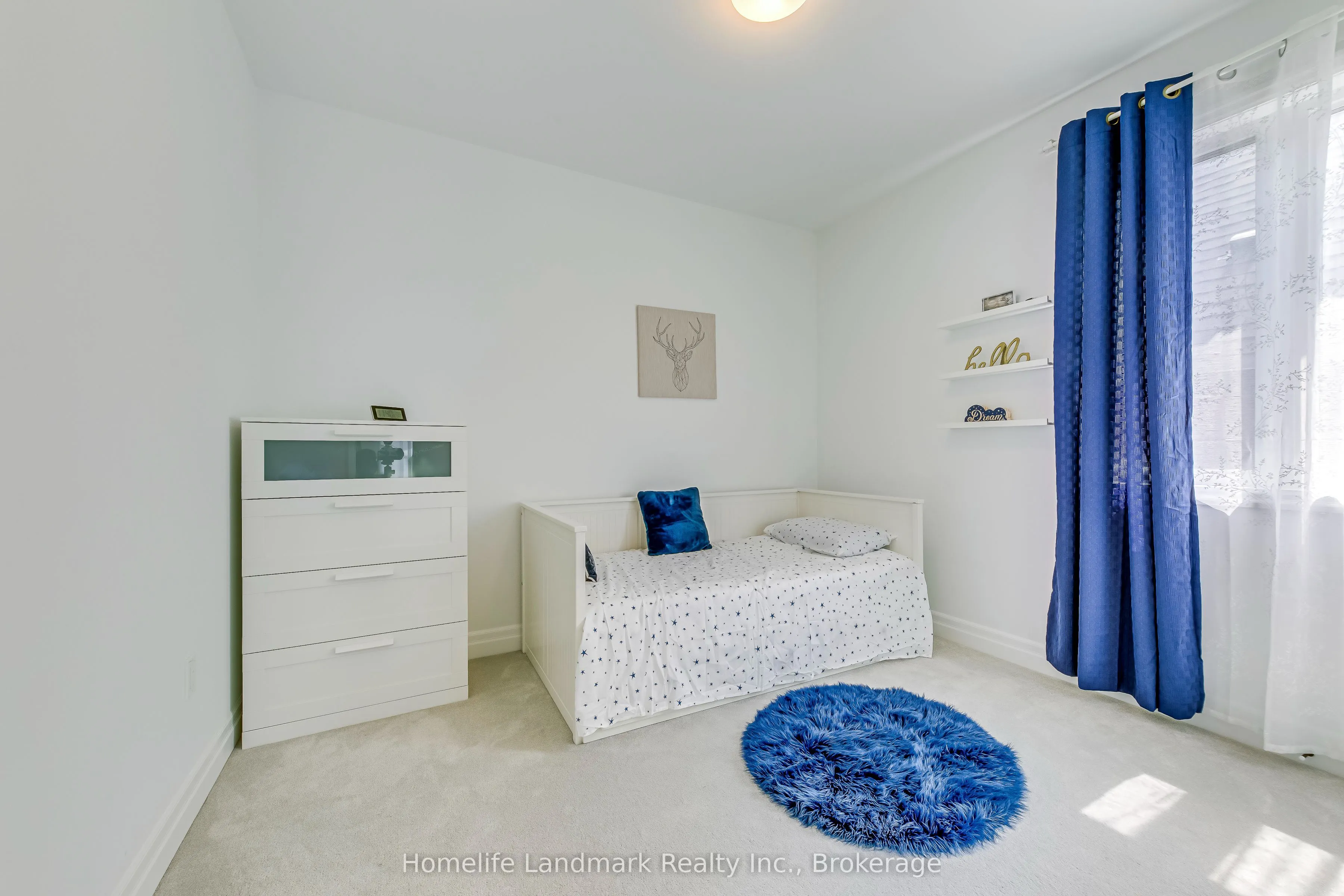 1472 Varelas Passage