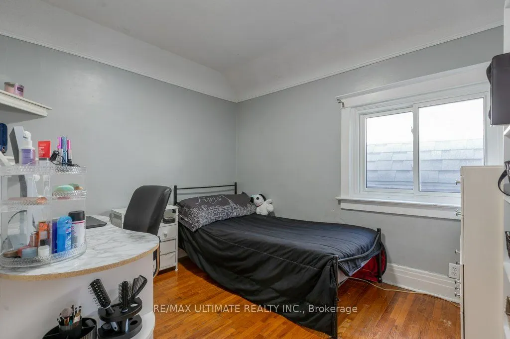 281 Boon Avenue