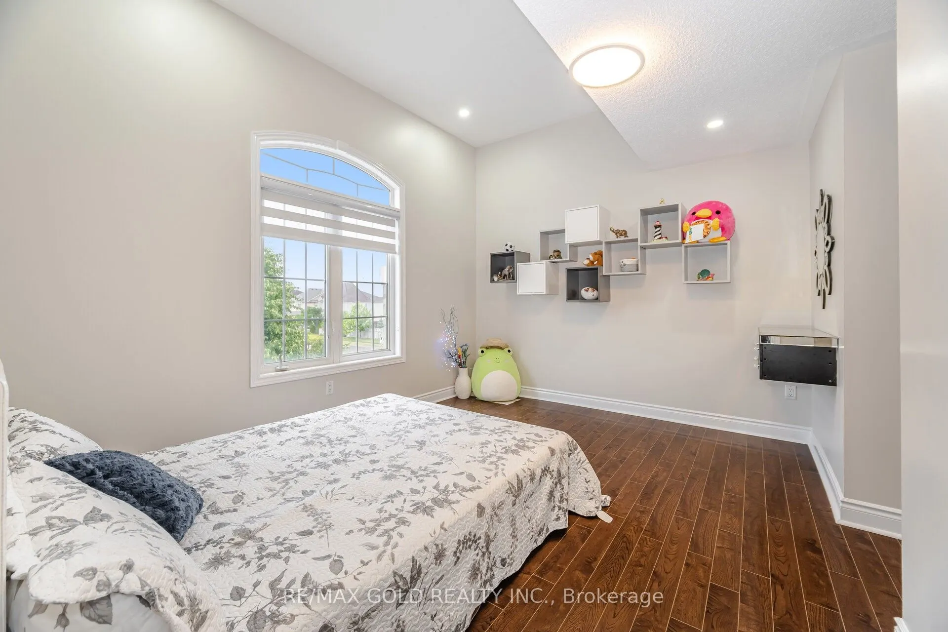 2 Belleville Drive