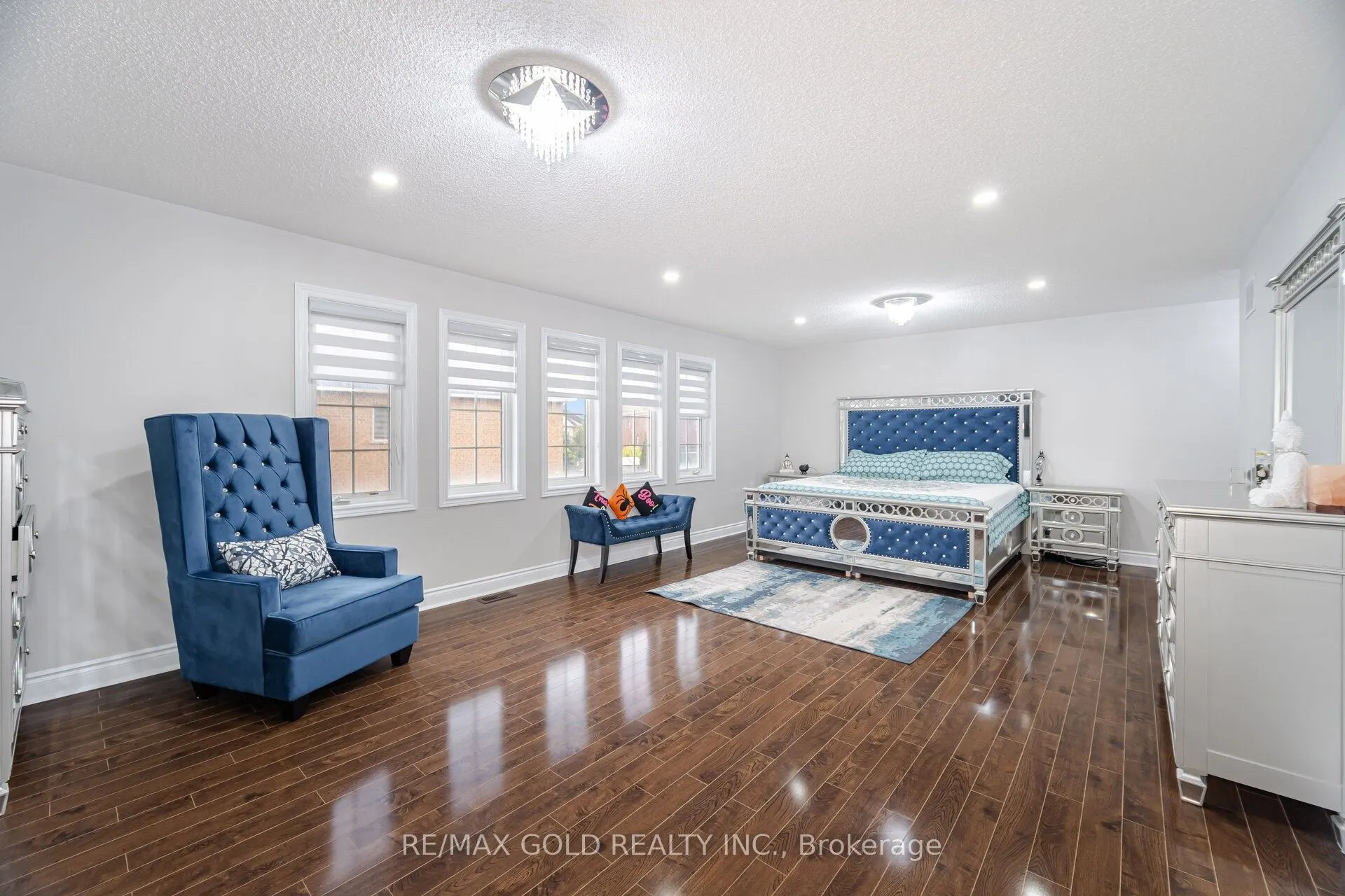 2 Belleville Drive