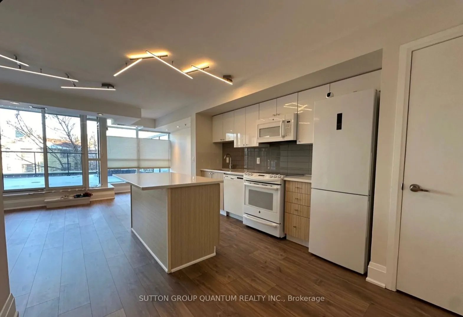 11 Superior Avenue, #216