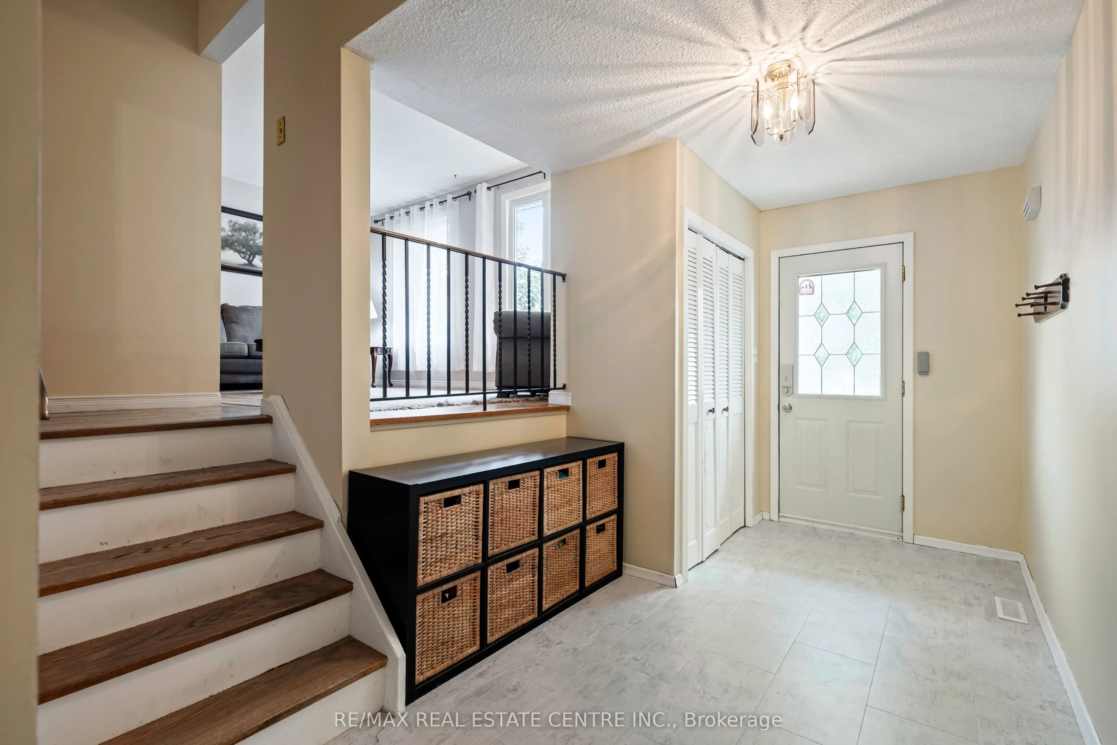 83 Brenda Boulevard