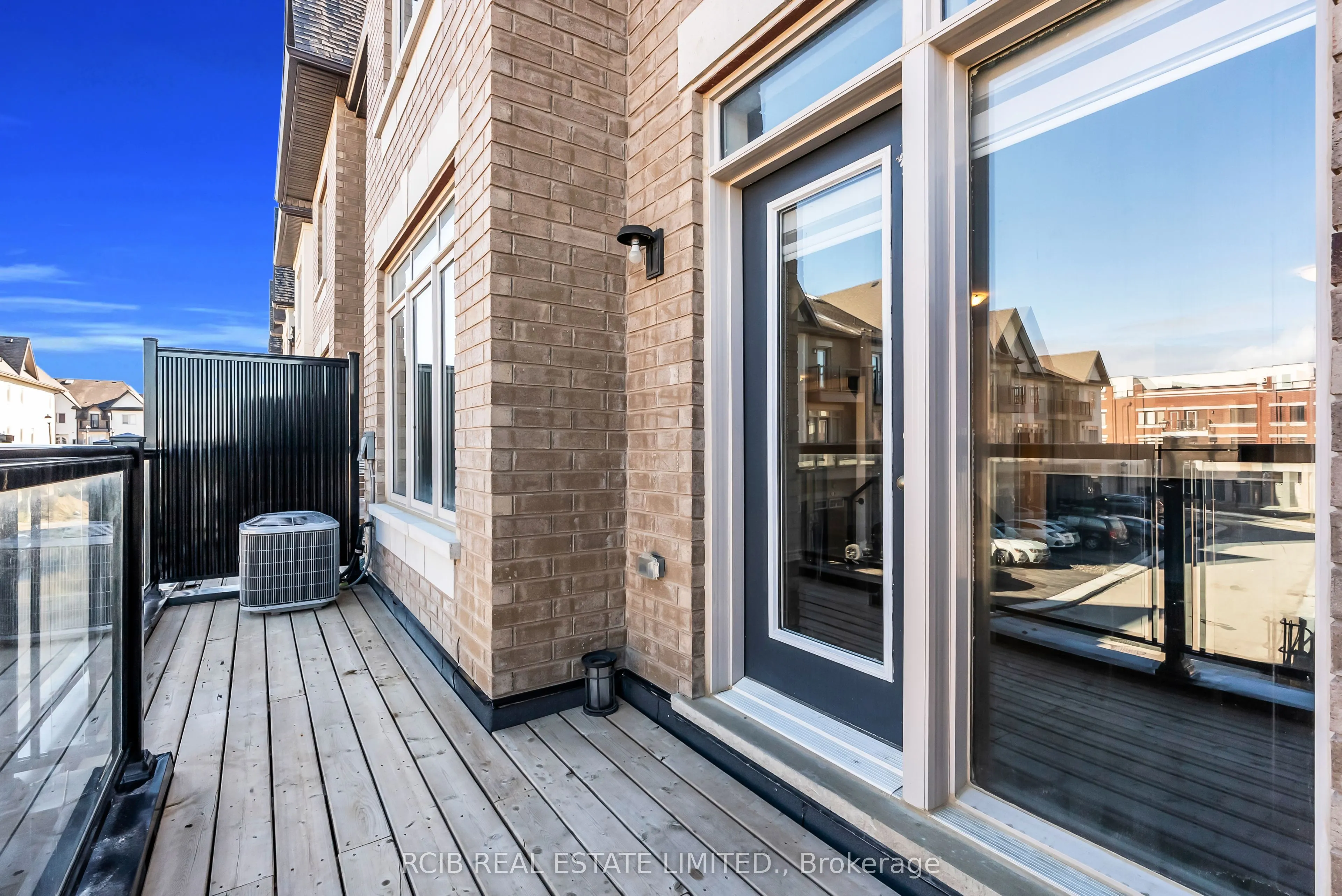 7 Tiveron Avenue