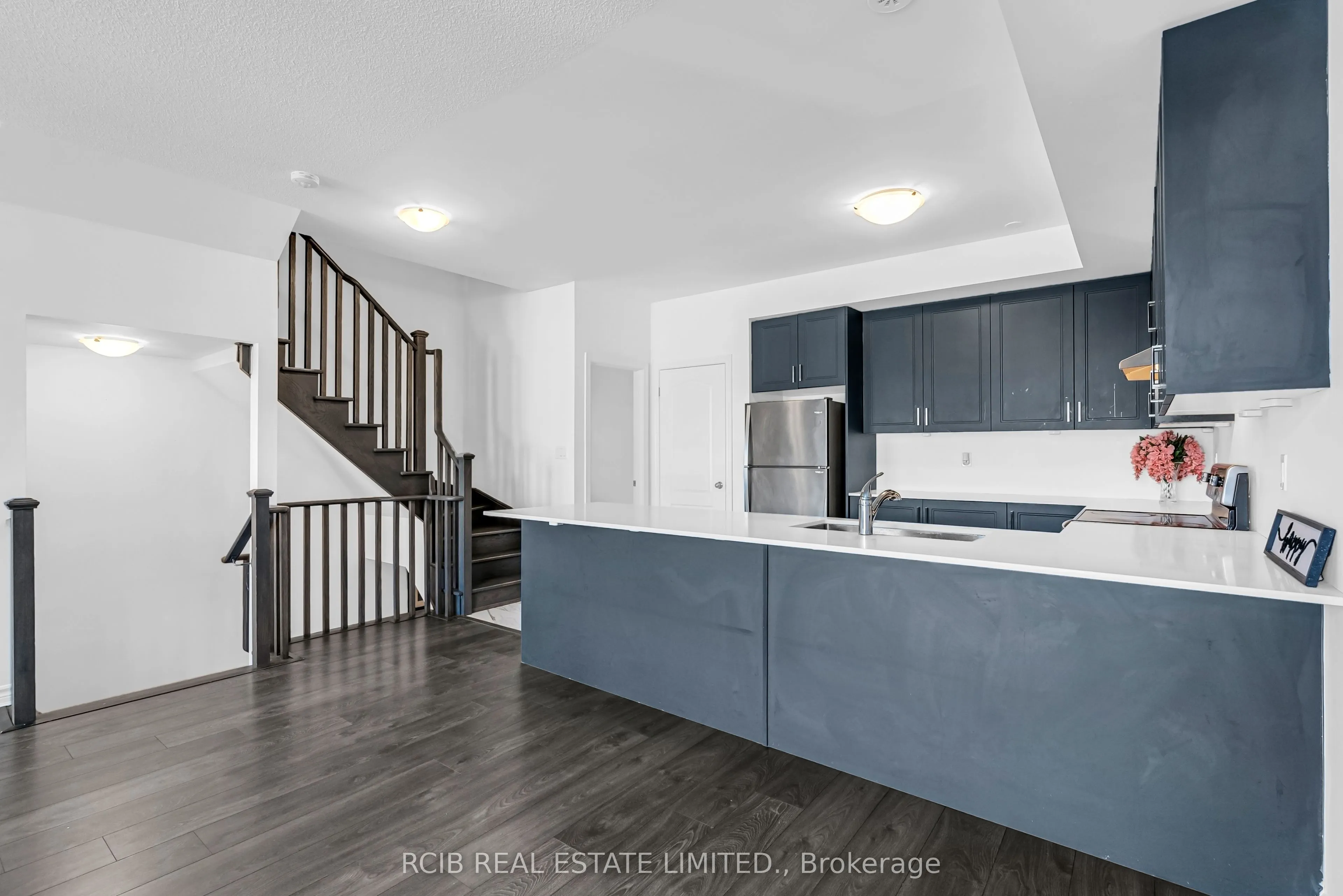 7 Tiveron Avenue