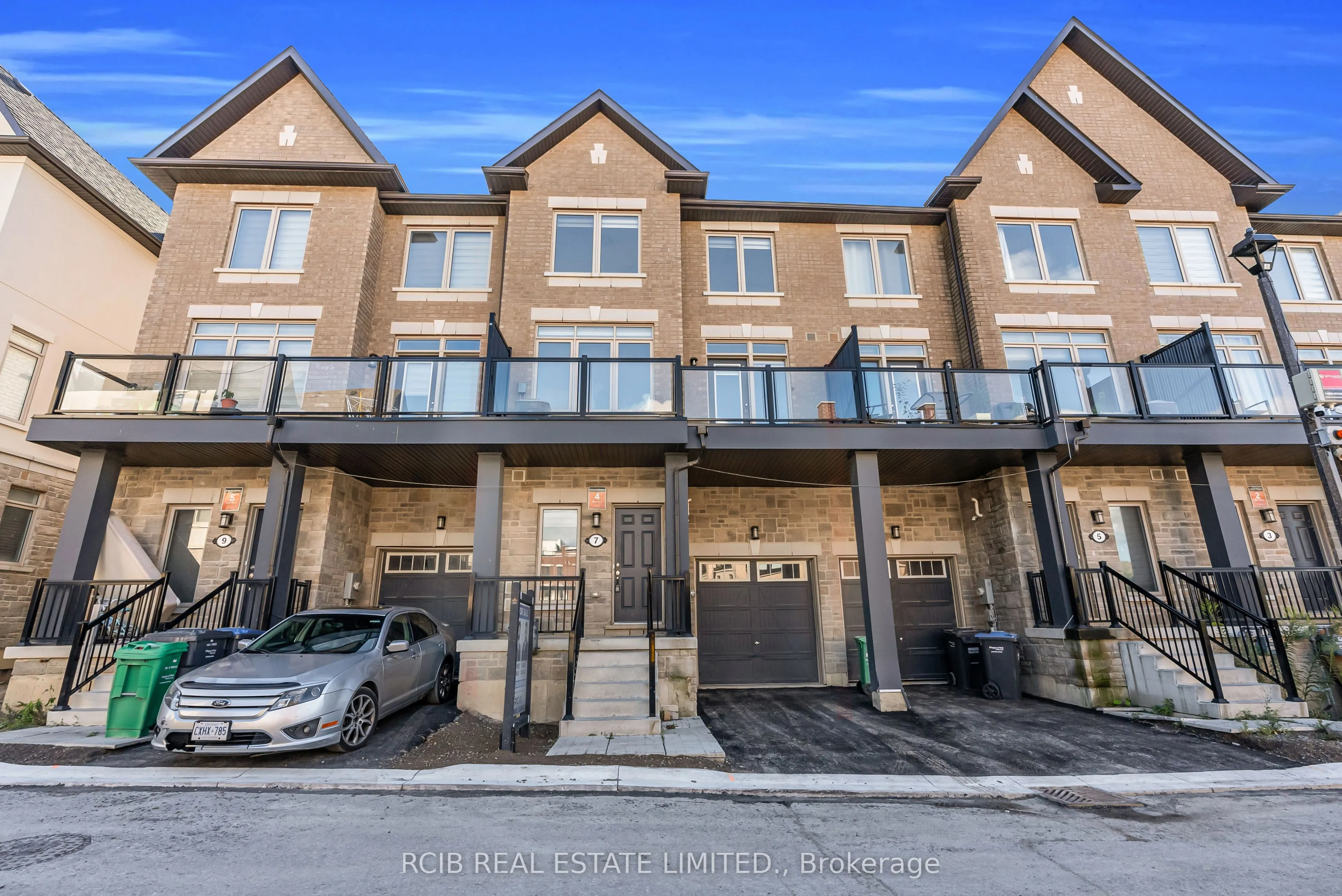 7 Tiveron Avenue