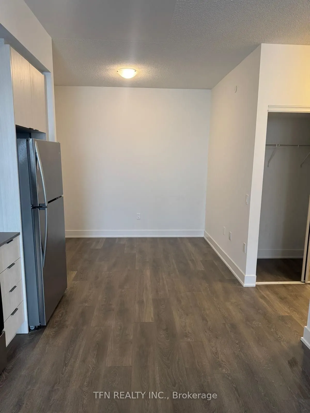 204 Burnhamthorpe Road E, #1804