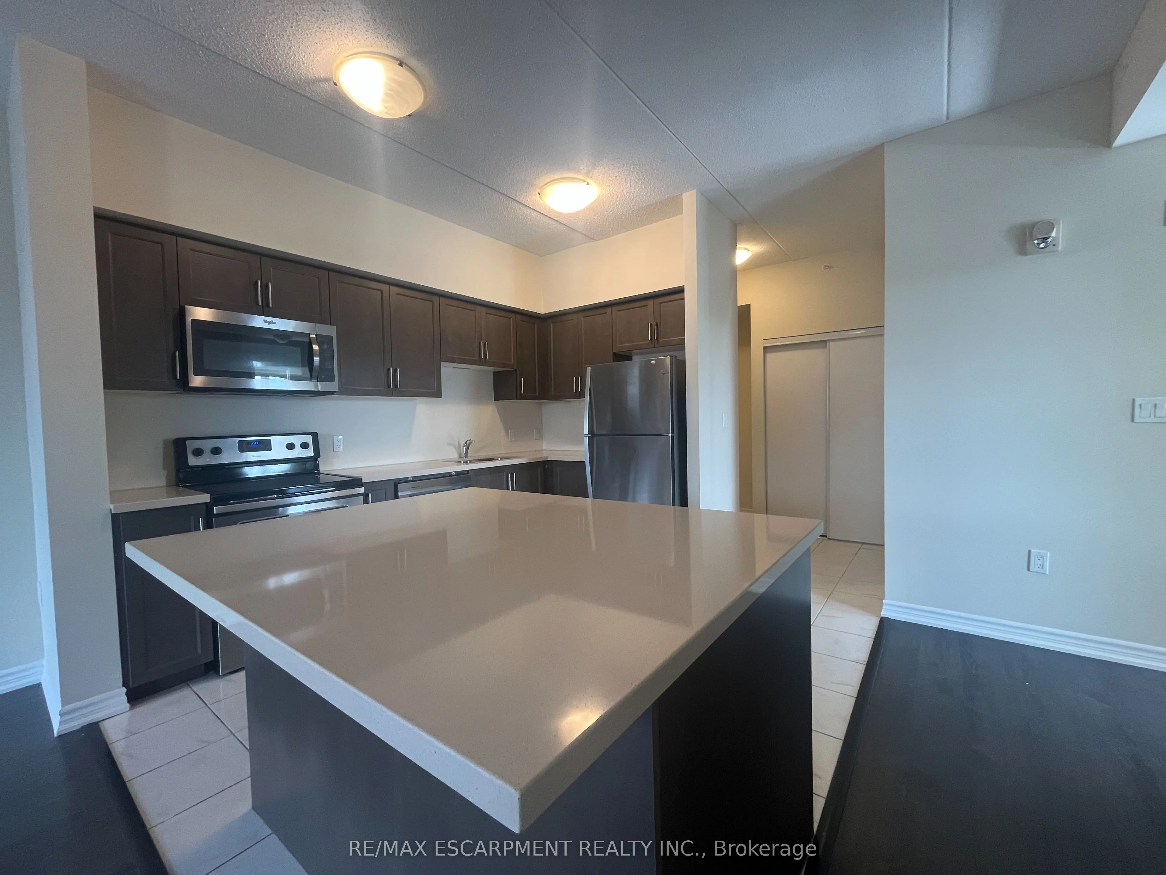 640 Sauve Street, #502