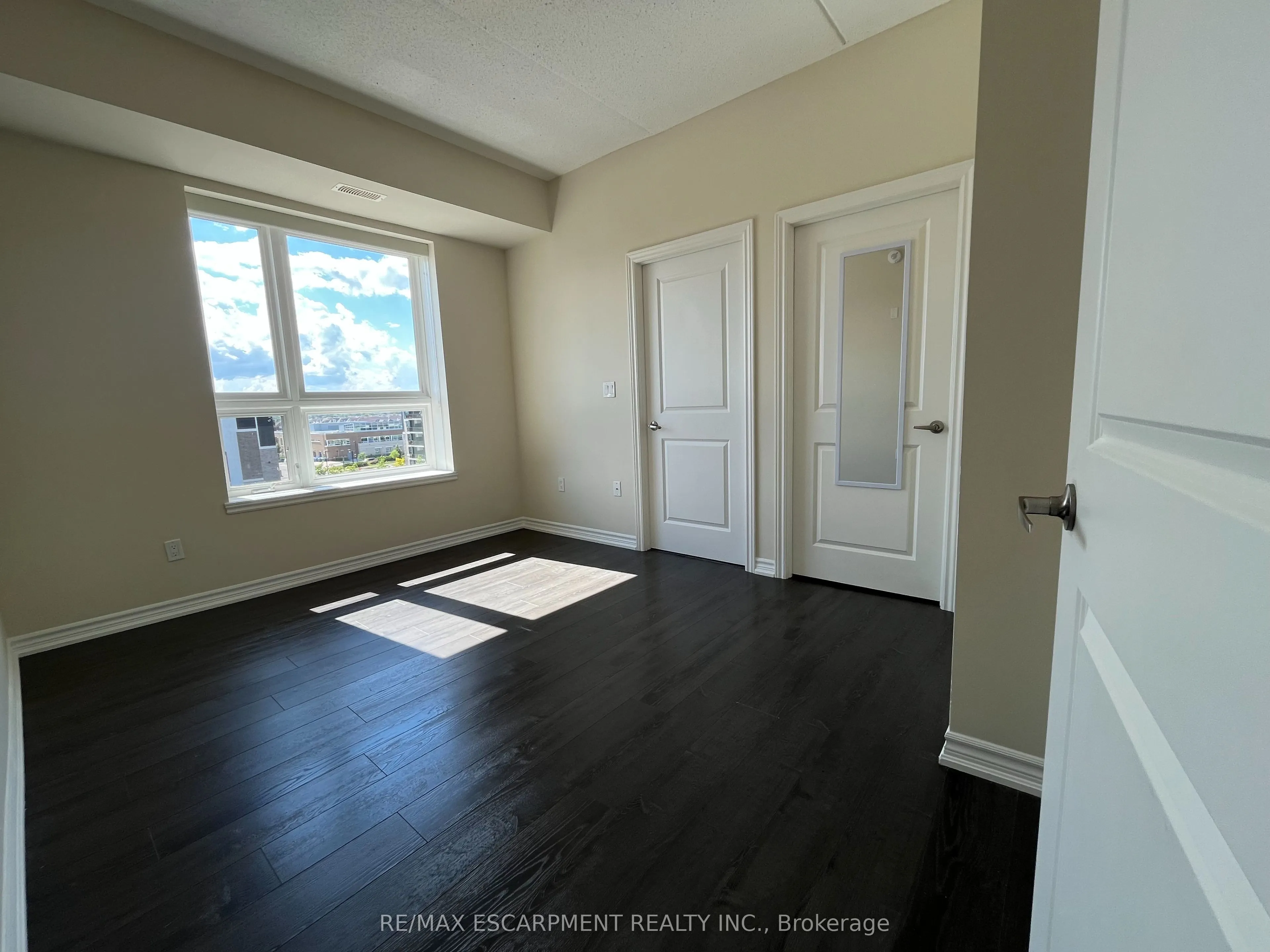 640 Sauve Street, #502