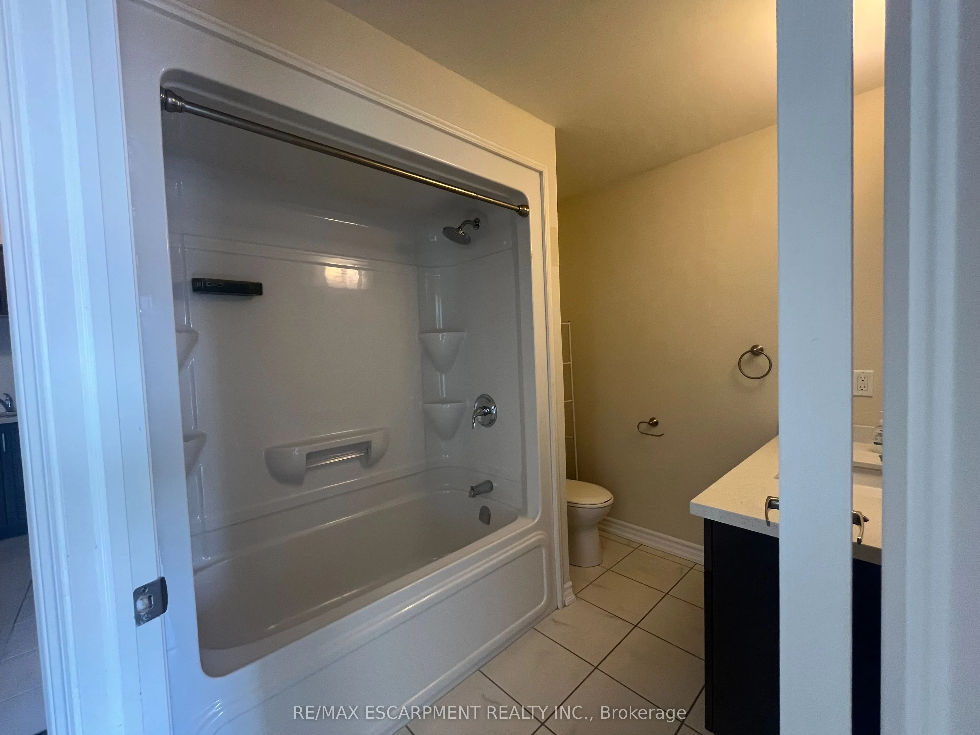 640 Sauve Street, #502