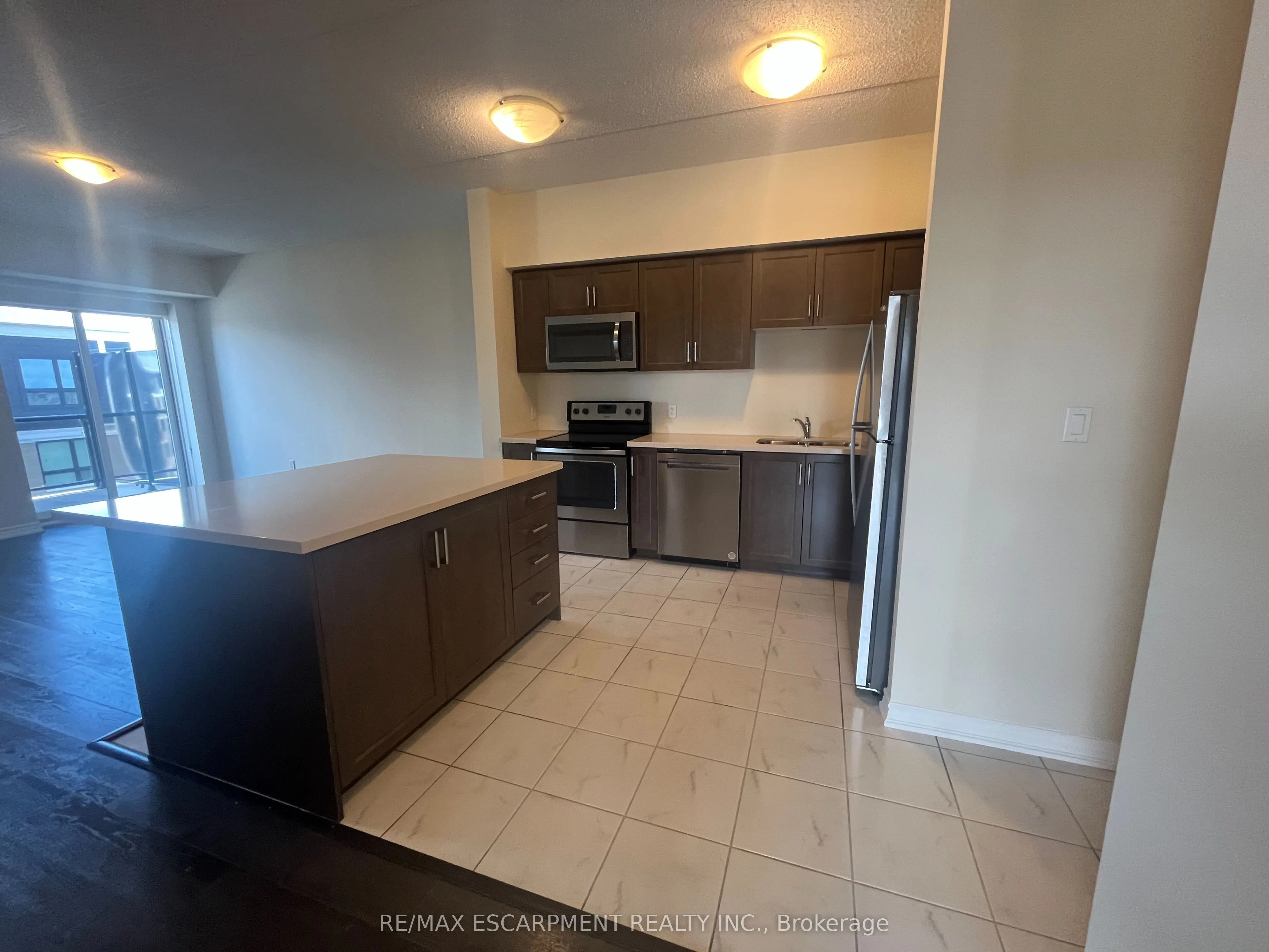 640 Sauve Street, #502