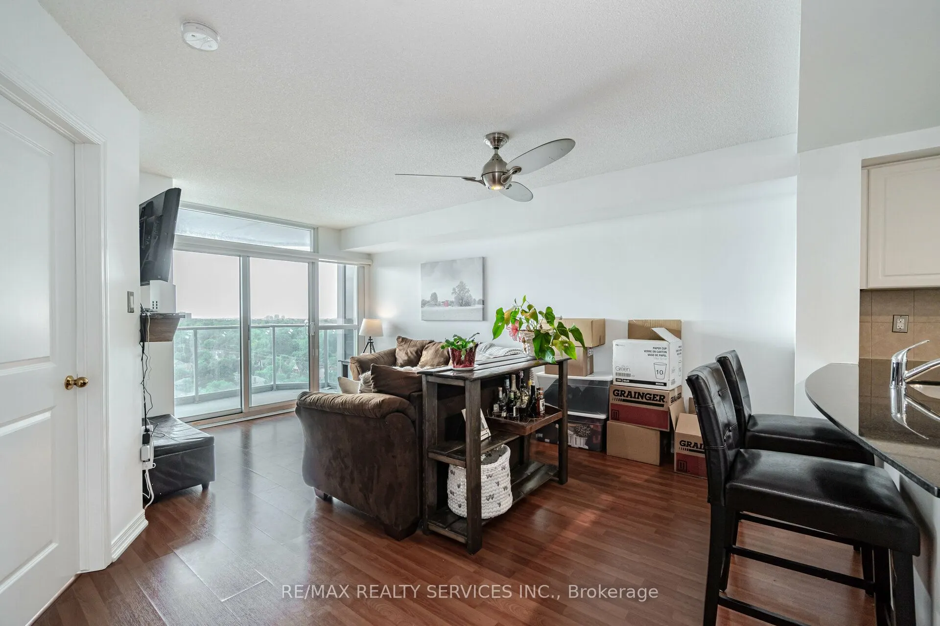 9 George Street N, #1408