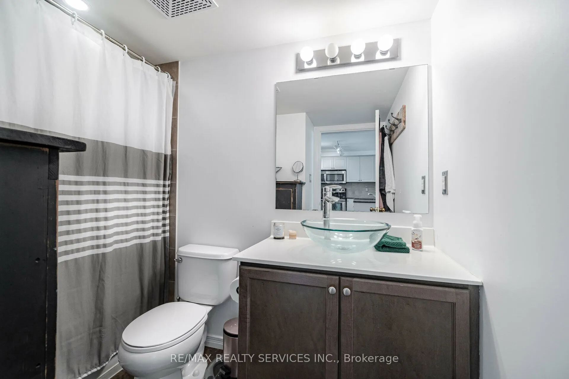 9 George Street N, #1408