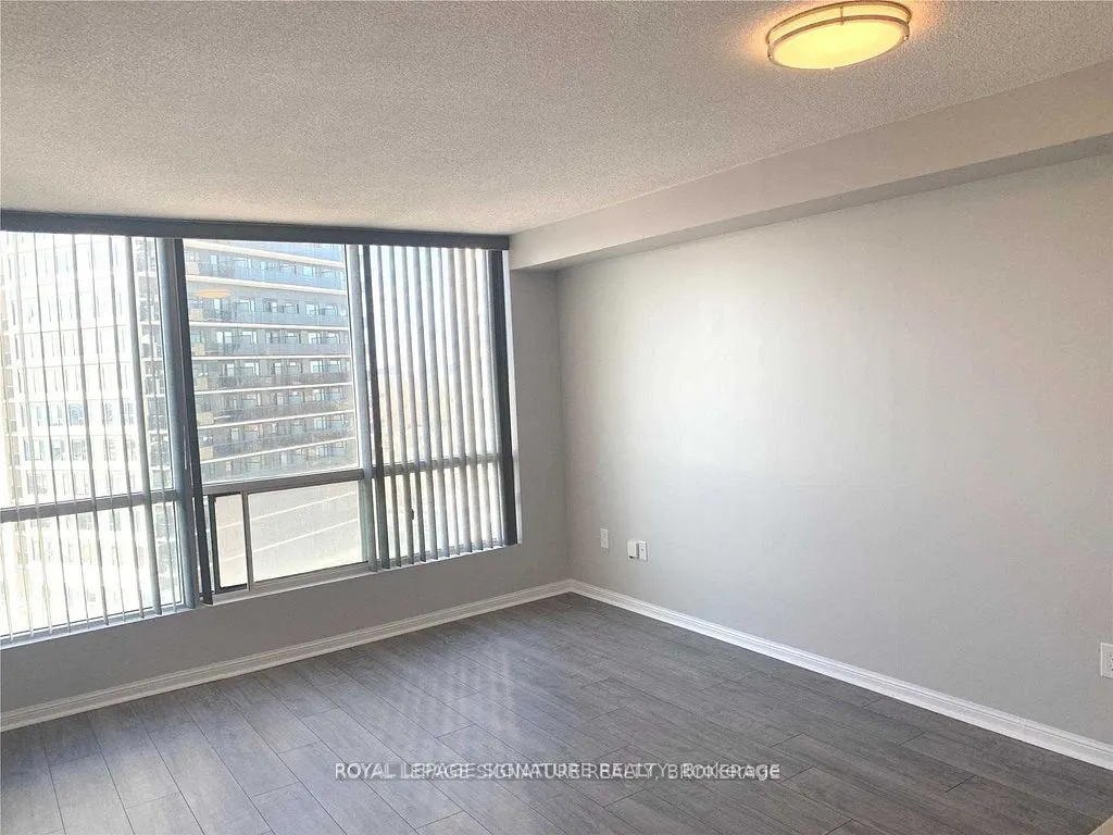 101 Subway Crescent, #1414