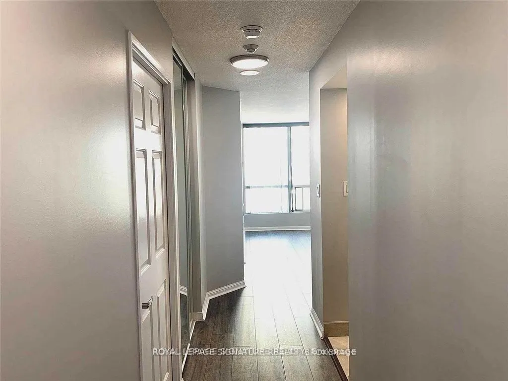 101 Subway Crescent, #1414