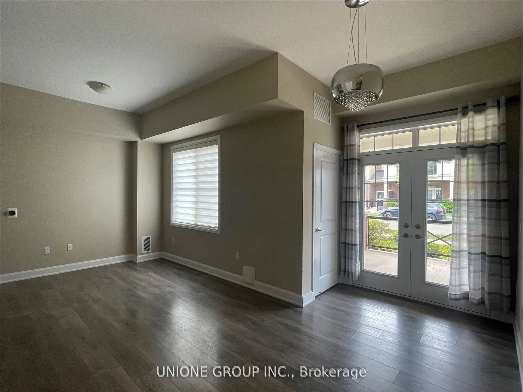 276 Gatwick Drive, #11