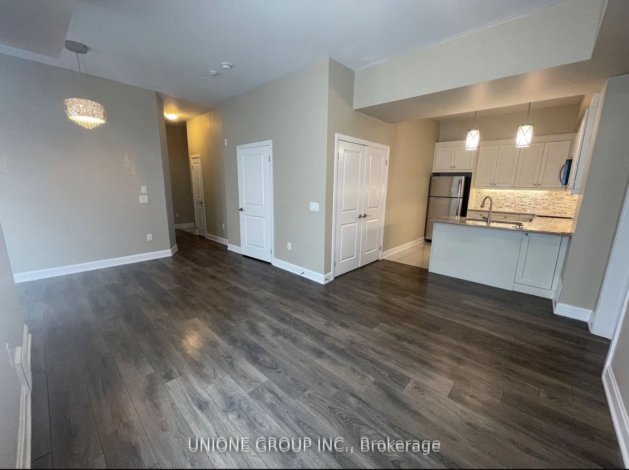 276 Gatwick Drive, #11