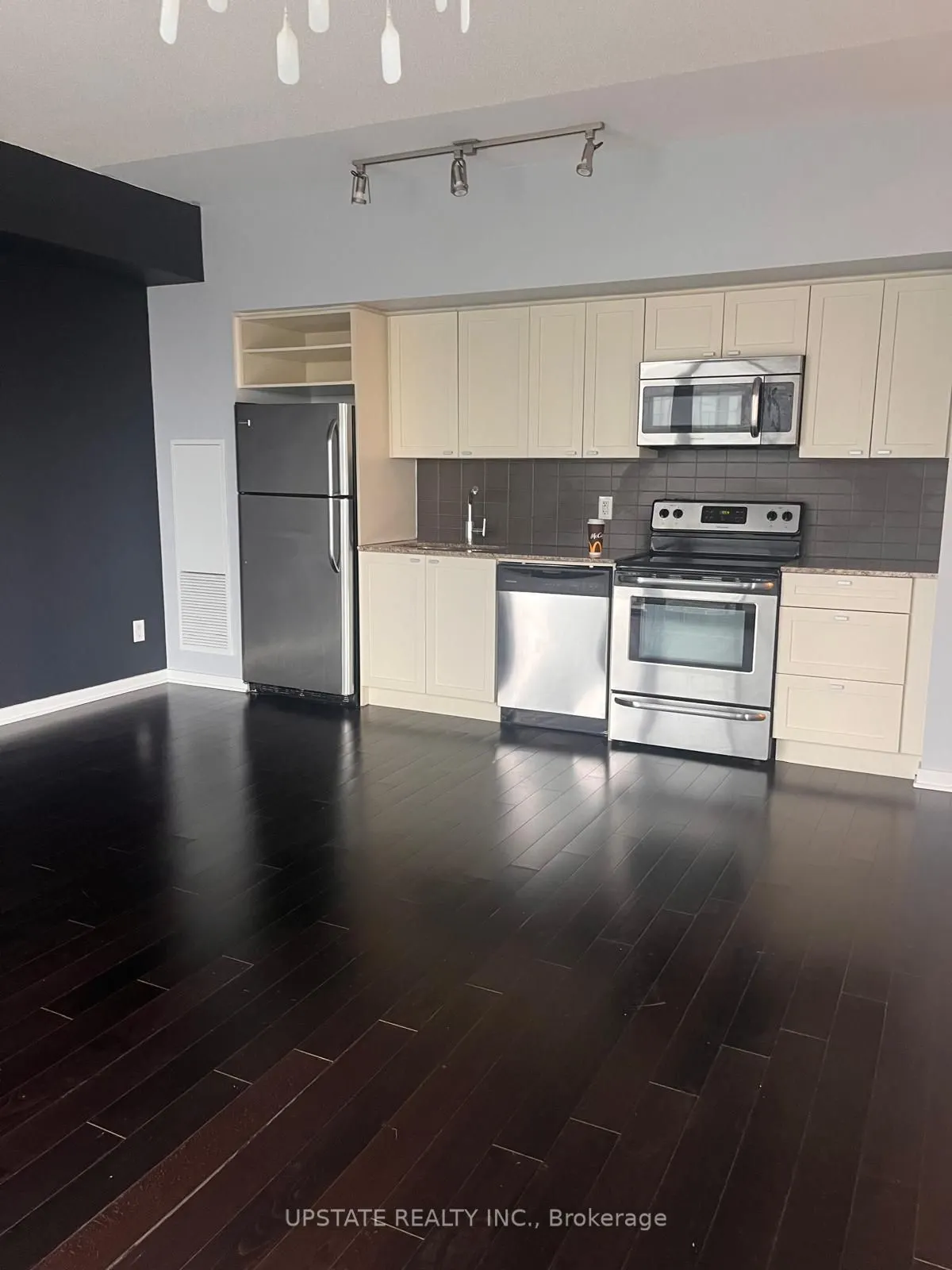 105 The Queensway Avenue, #1116