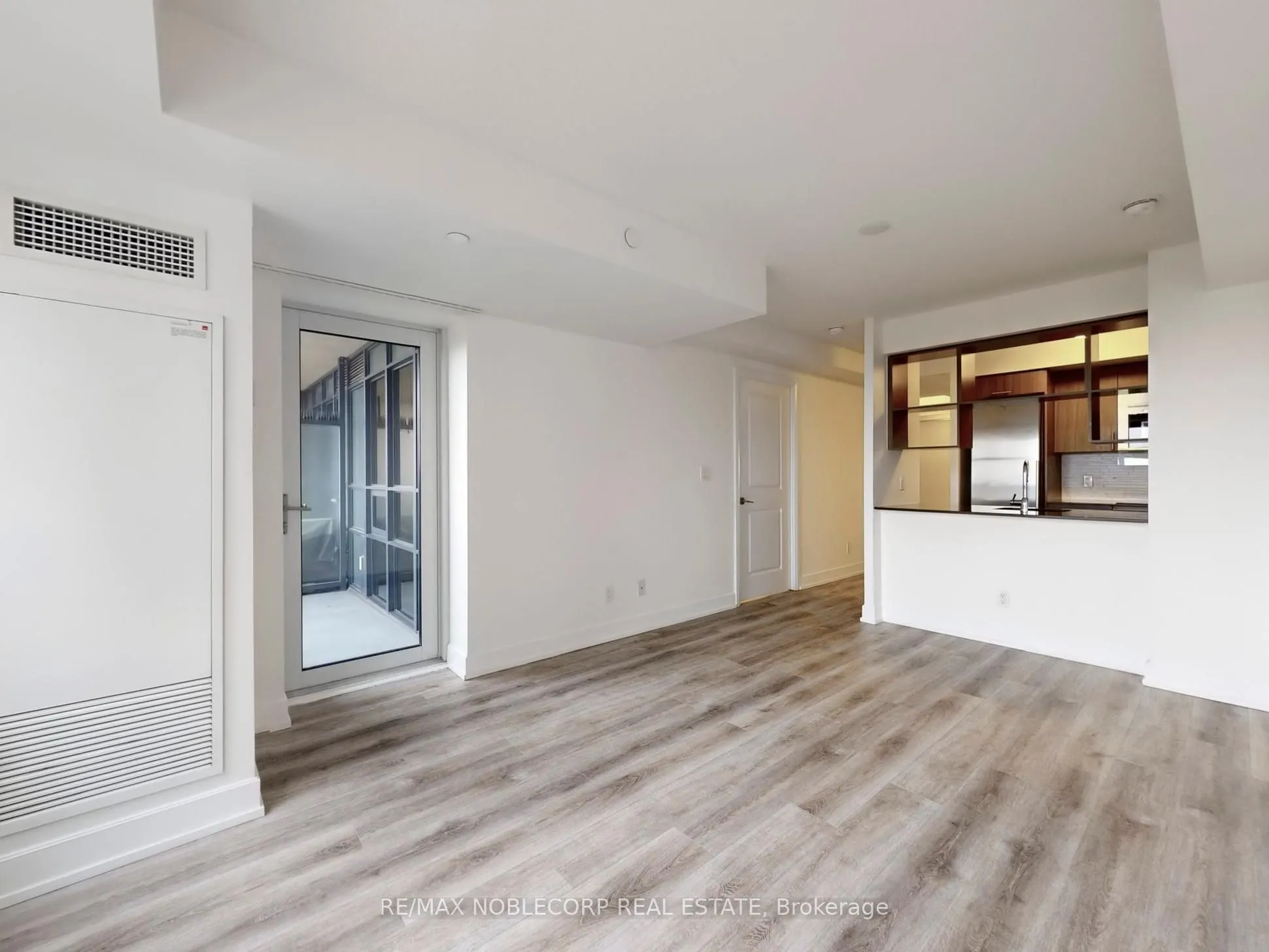 2 Eva Road, #1929