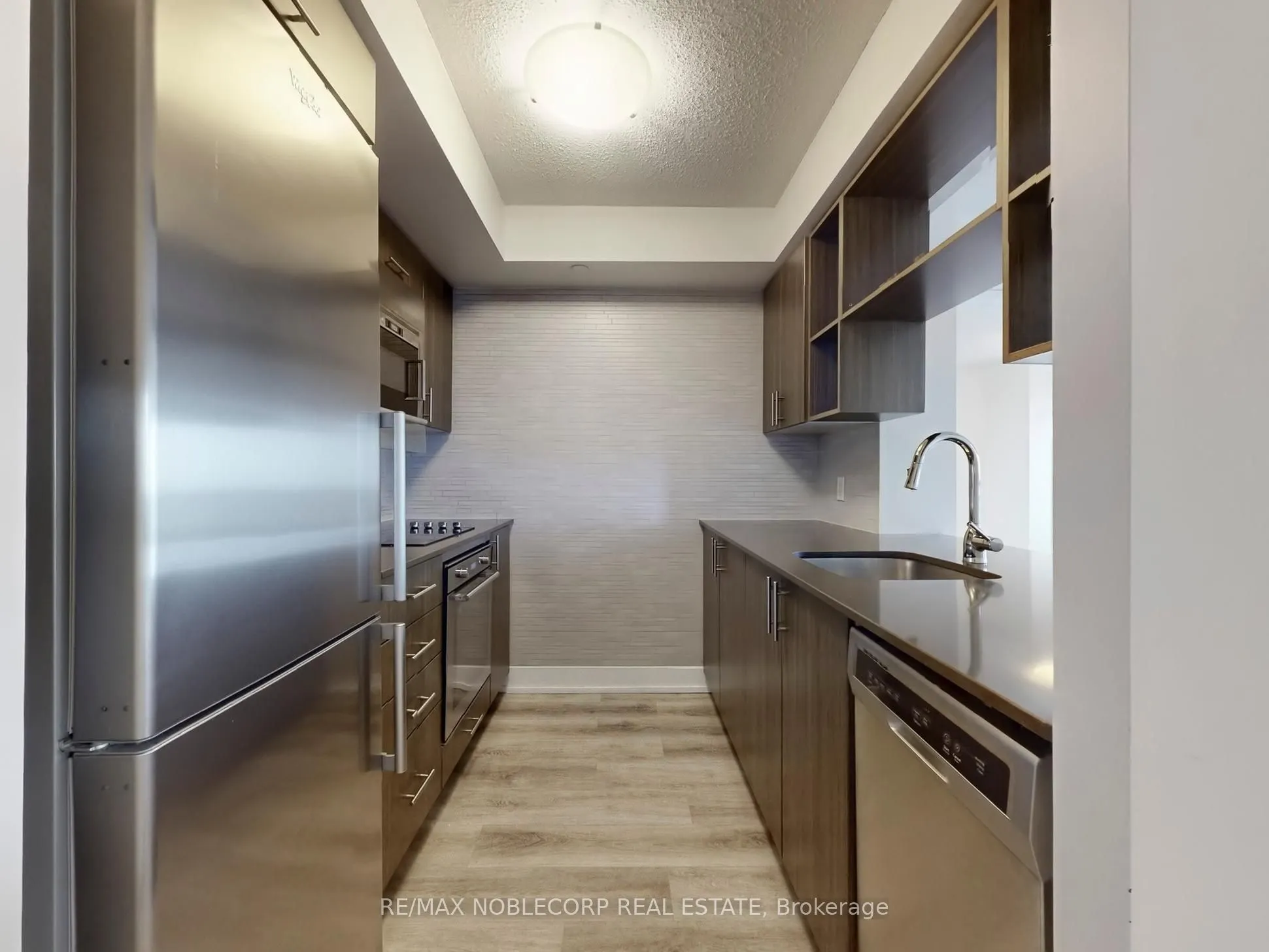 2 Eva Road, #1929
